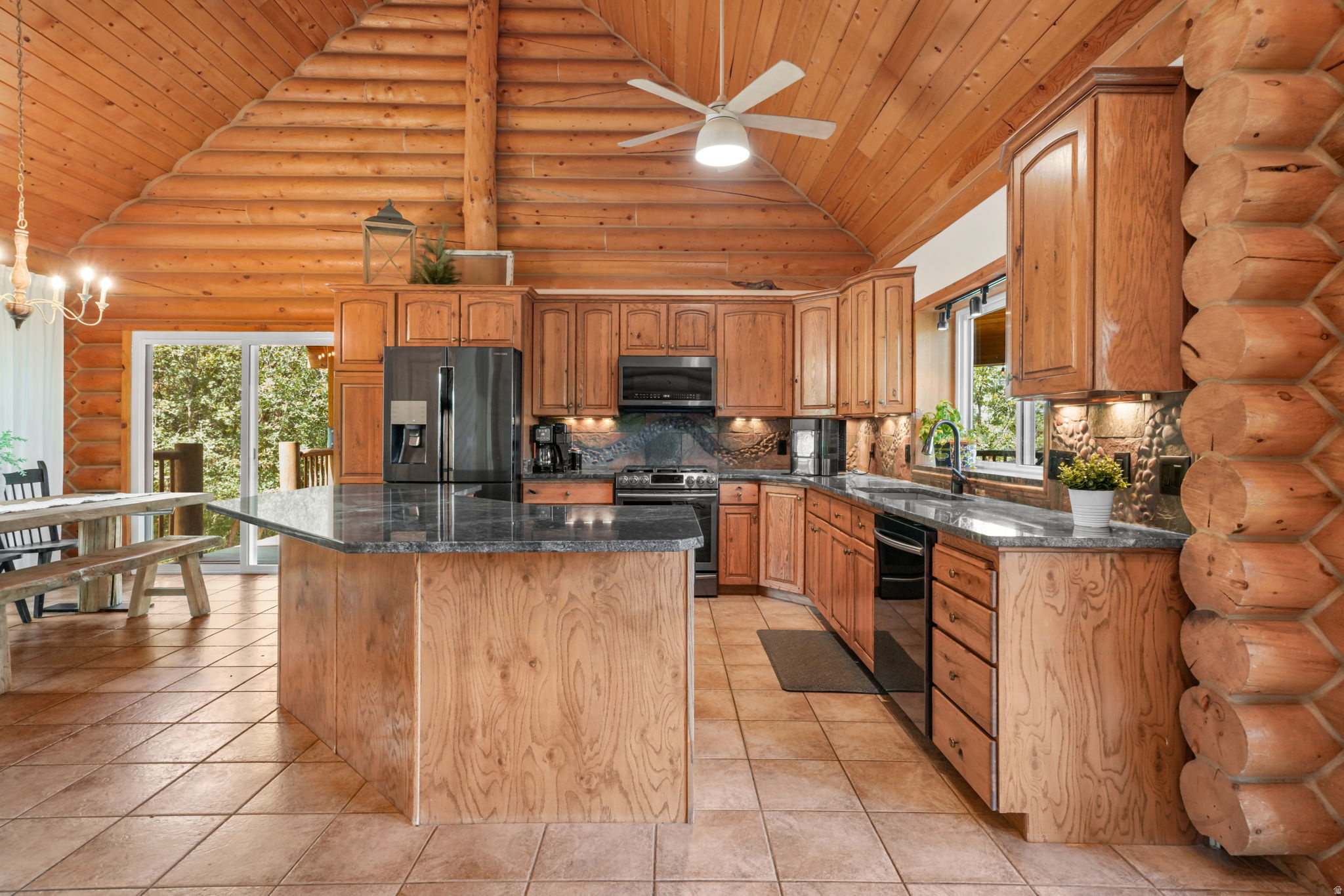 WOODLAND HILLS - Residential