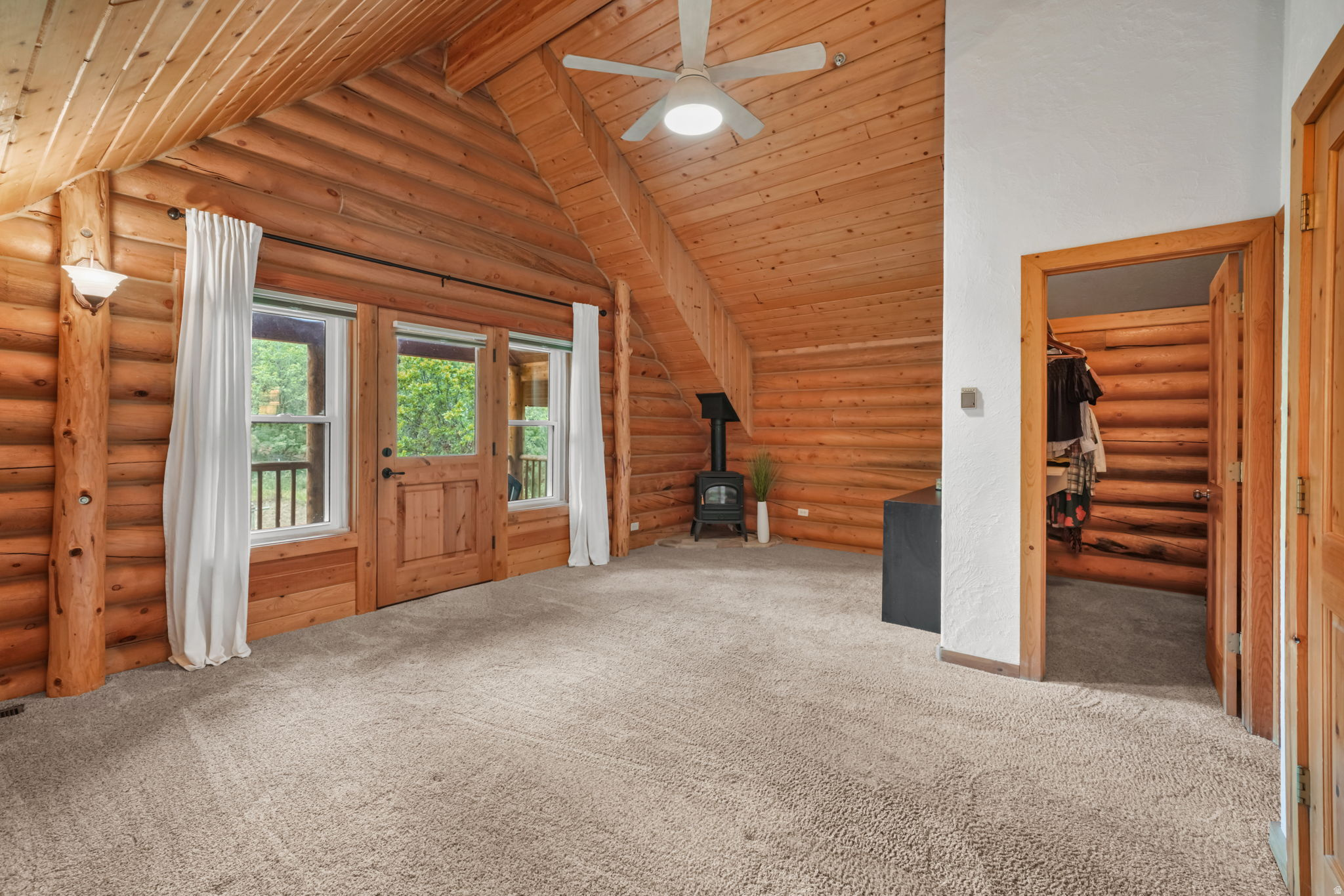 WOODLAND HILLS - Residential