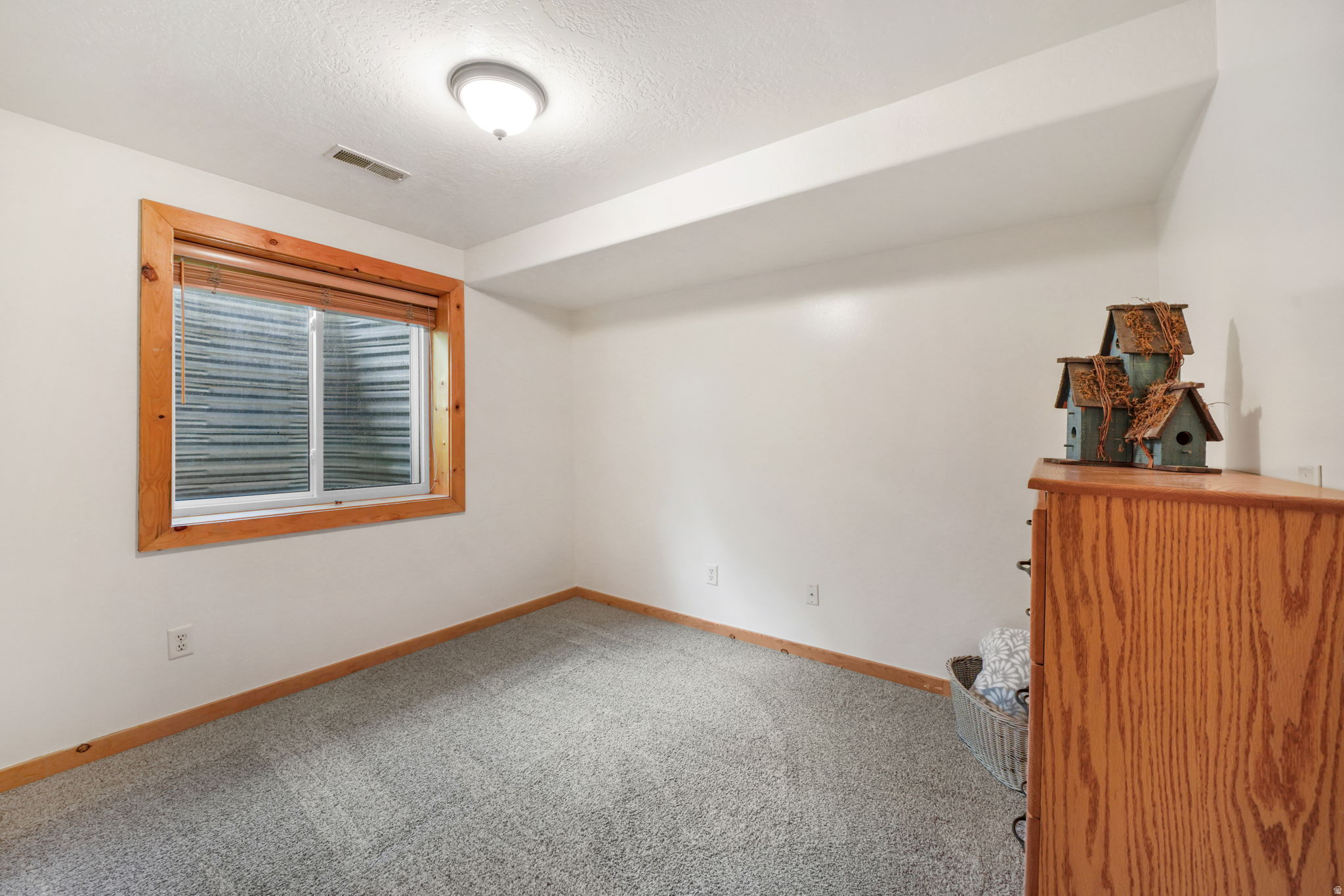 WOODLAND HILLS - Residential