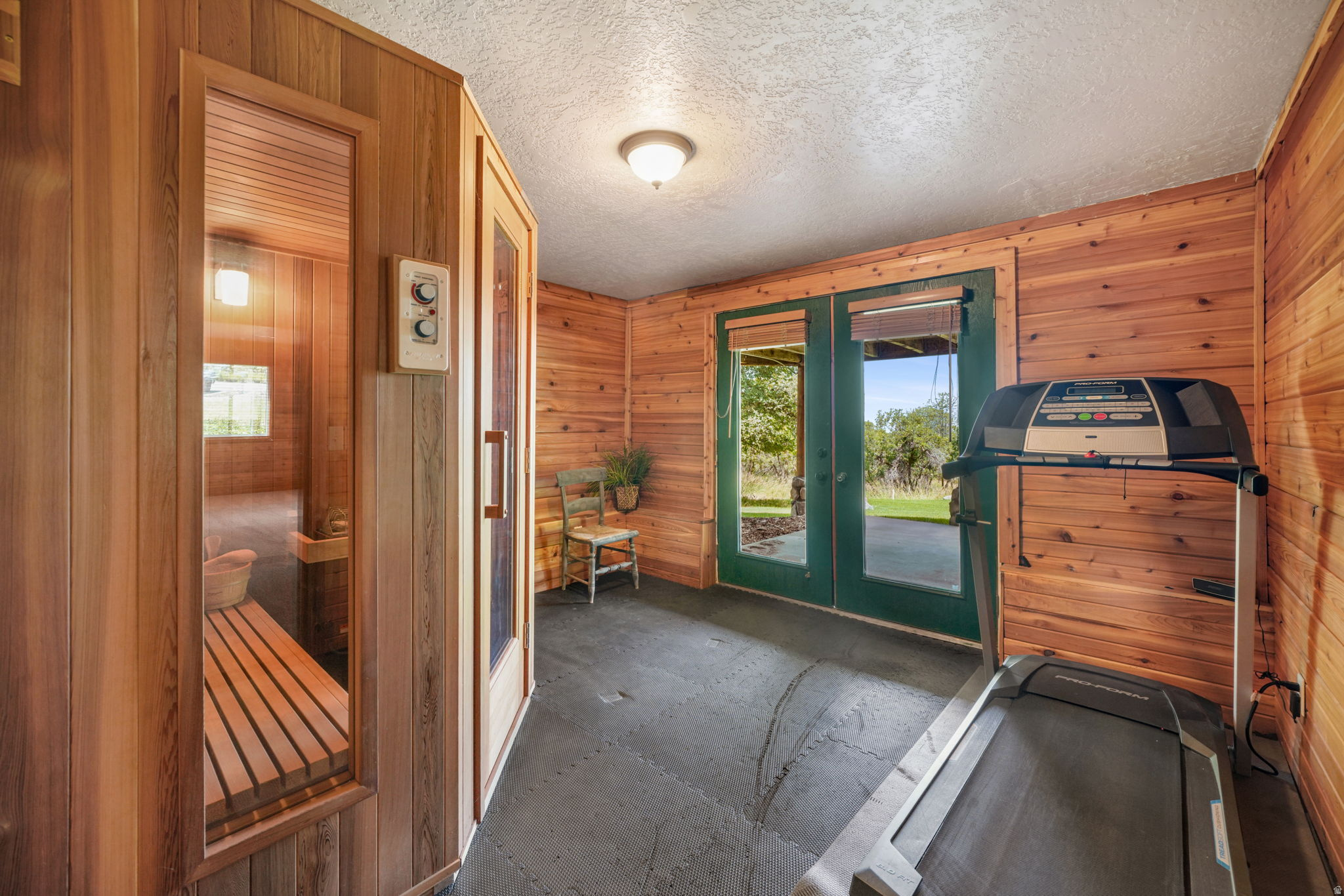 WOODLAND HILLS - Residential