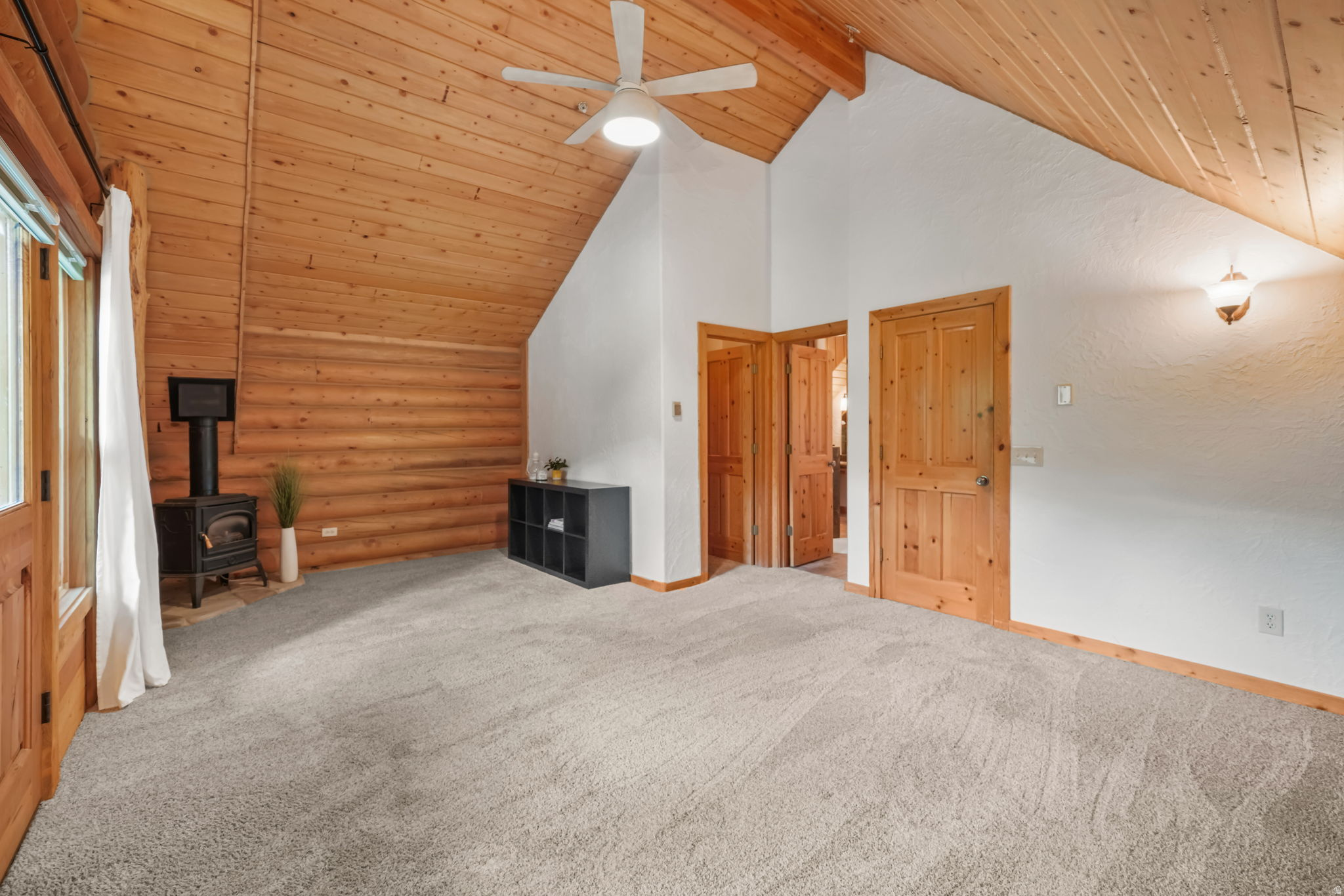 WOODLAND HILLS - Residential