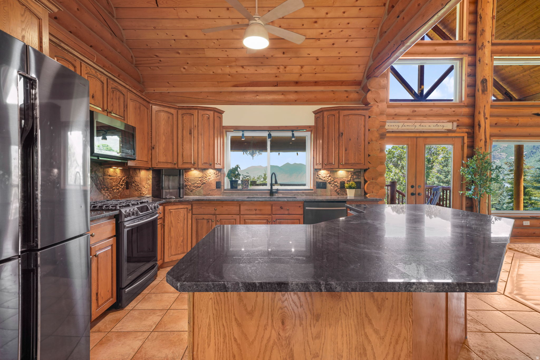 WOODLAND HILLS - Residential