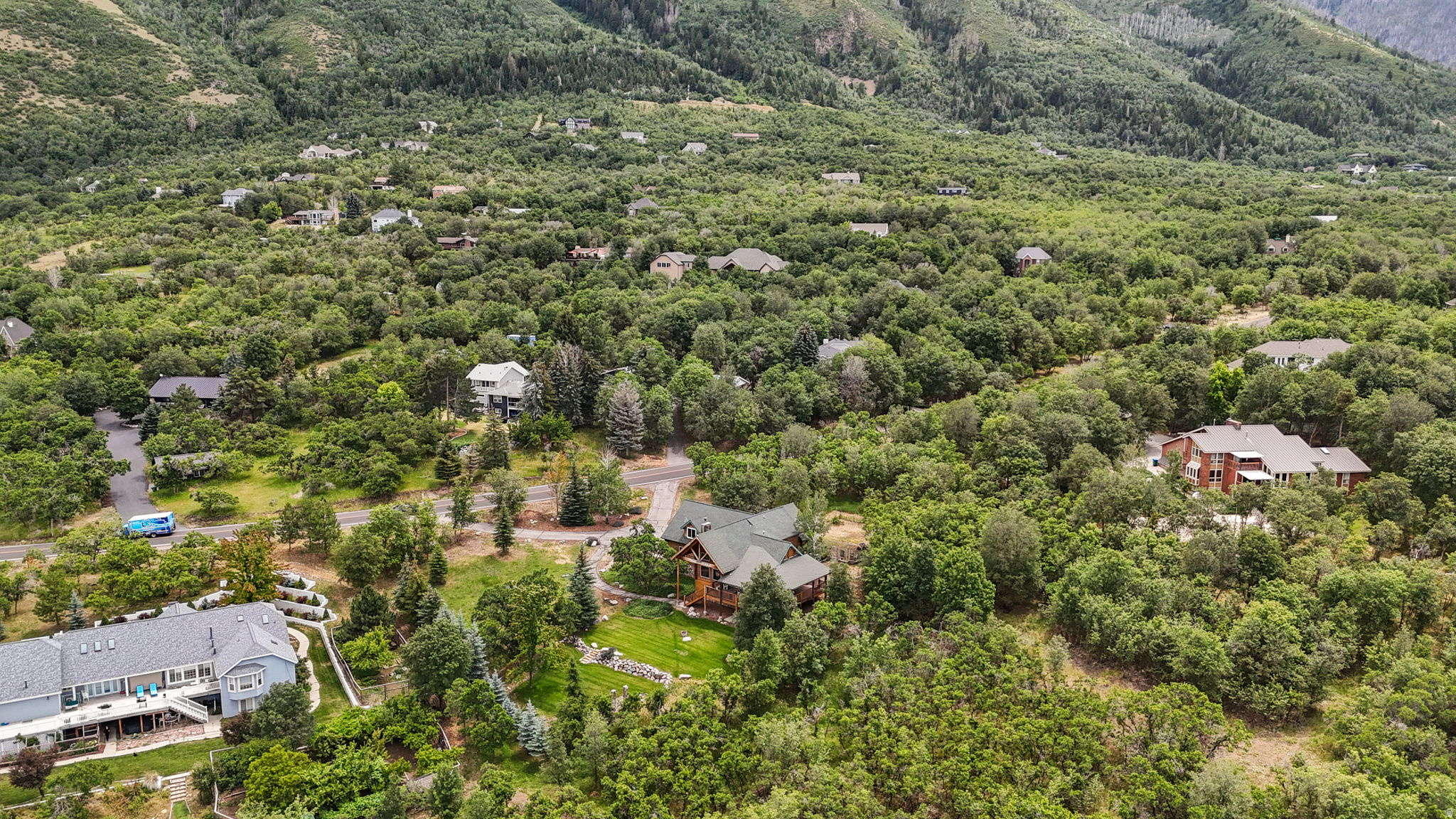 WOODLAND HILLS - Residential