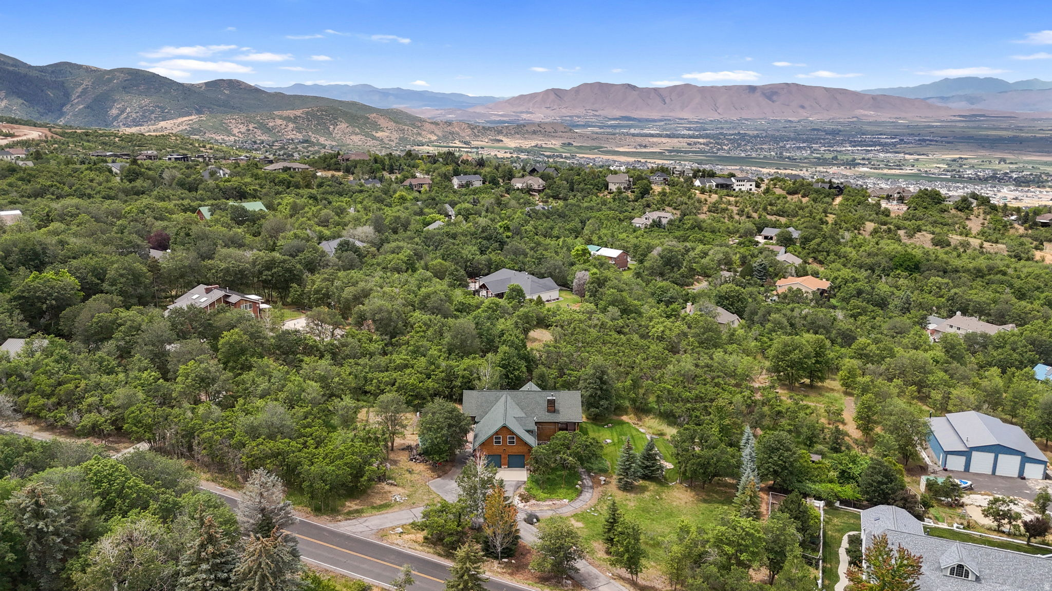 WOODLAND HILLS - Residential
