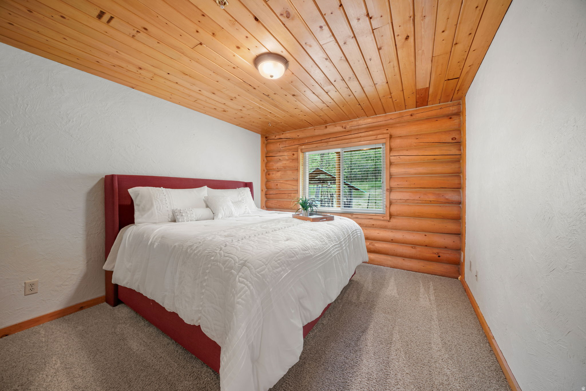 WOODLAND HILLS - Residential