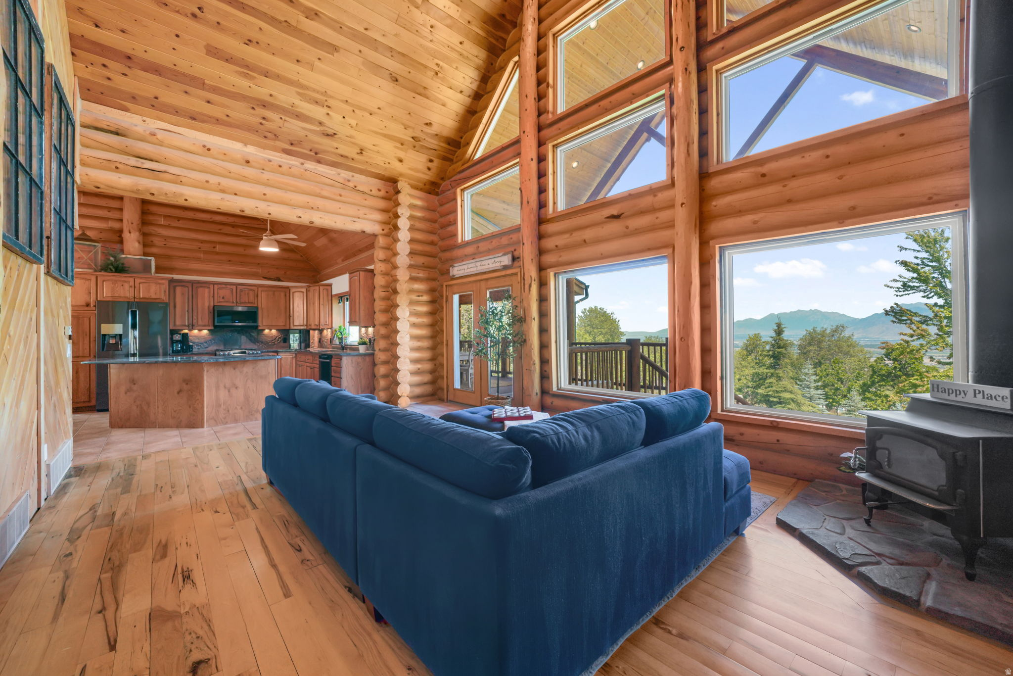 WOODLAND HILLS - Residential
