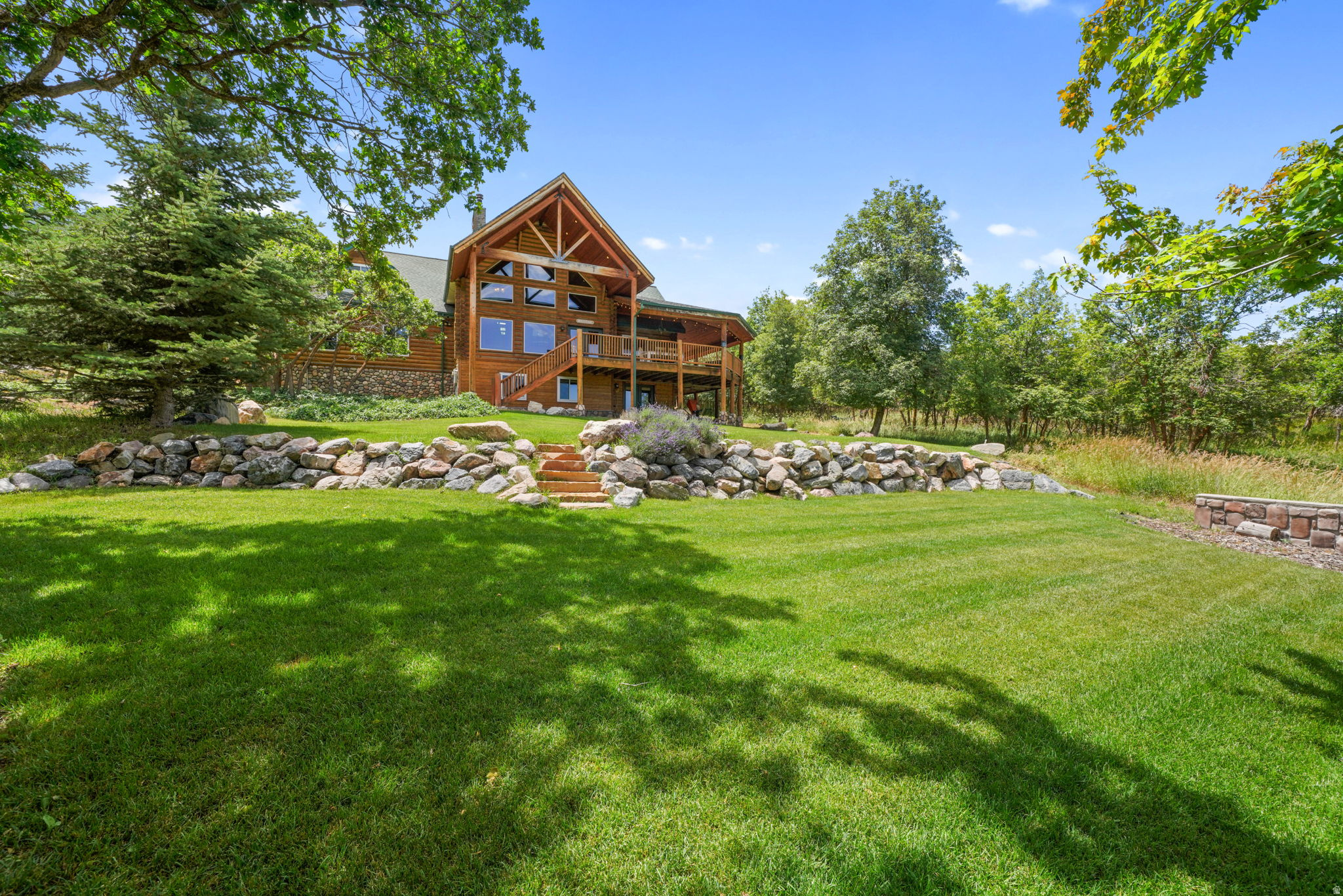WOODLAND HILLS - Residential