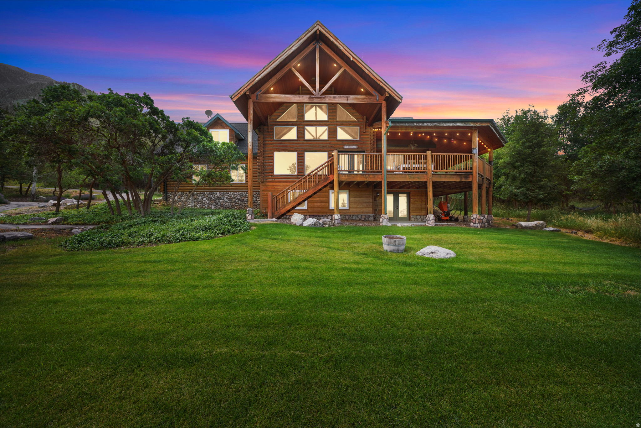 WOODLAND HILLS - Residential