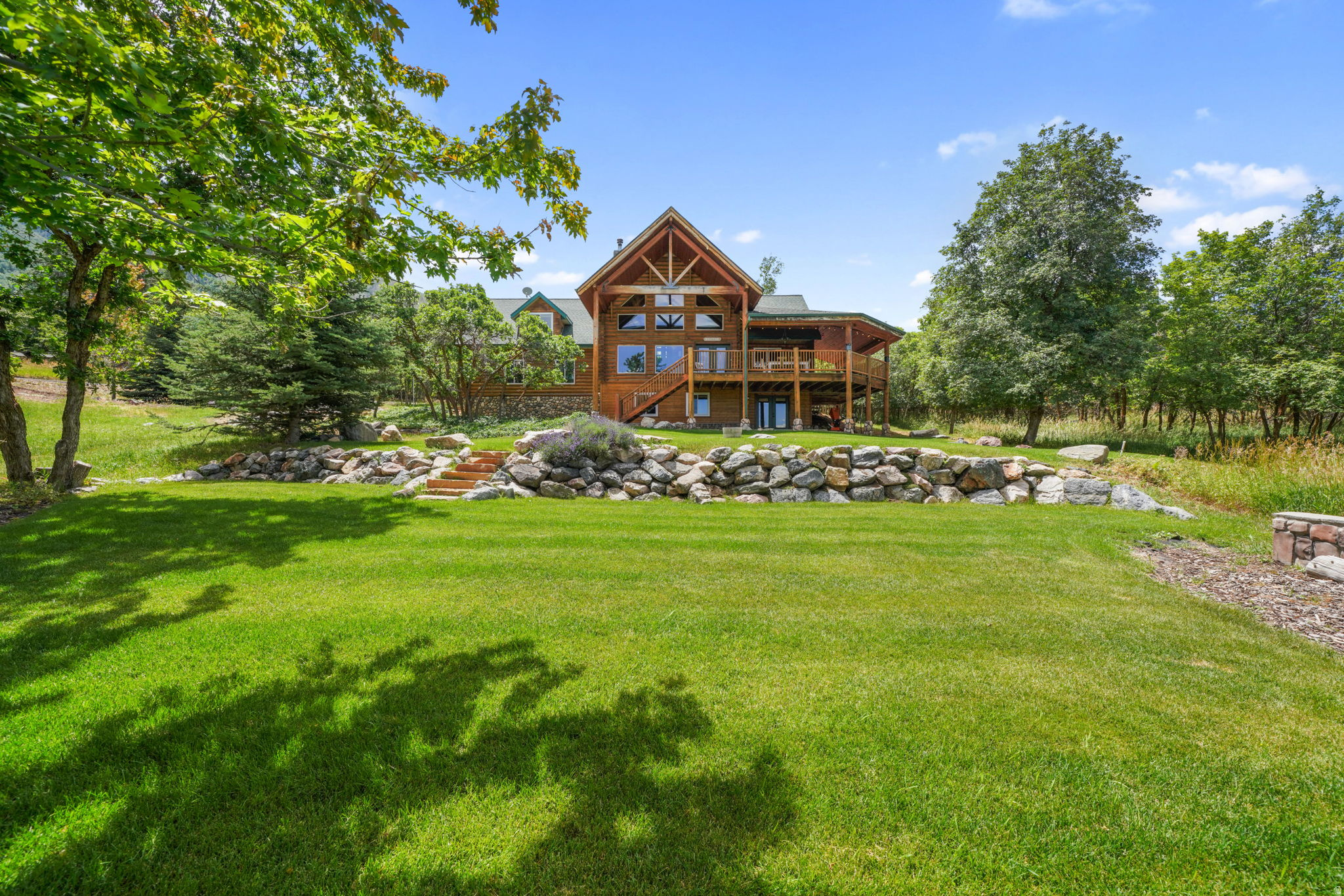 WOODLAND HILLS - Residential