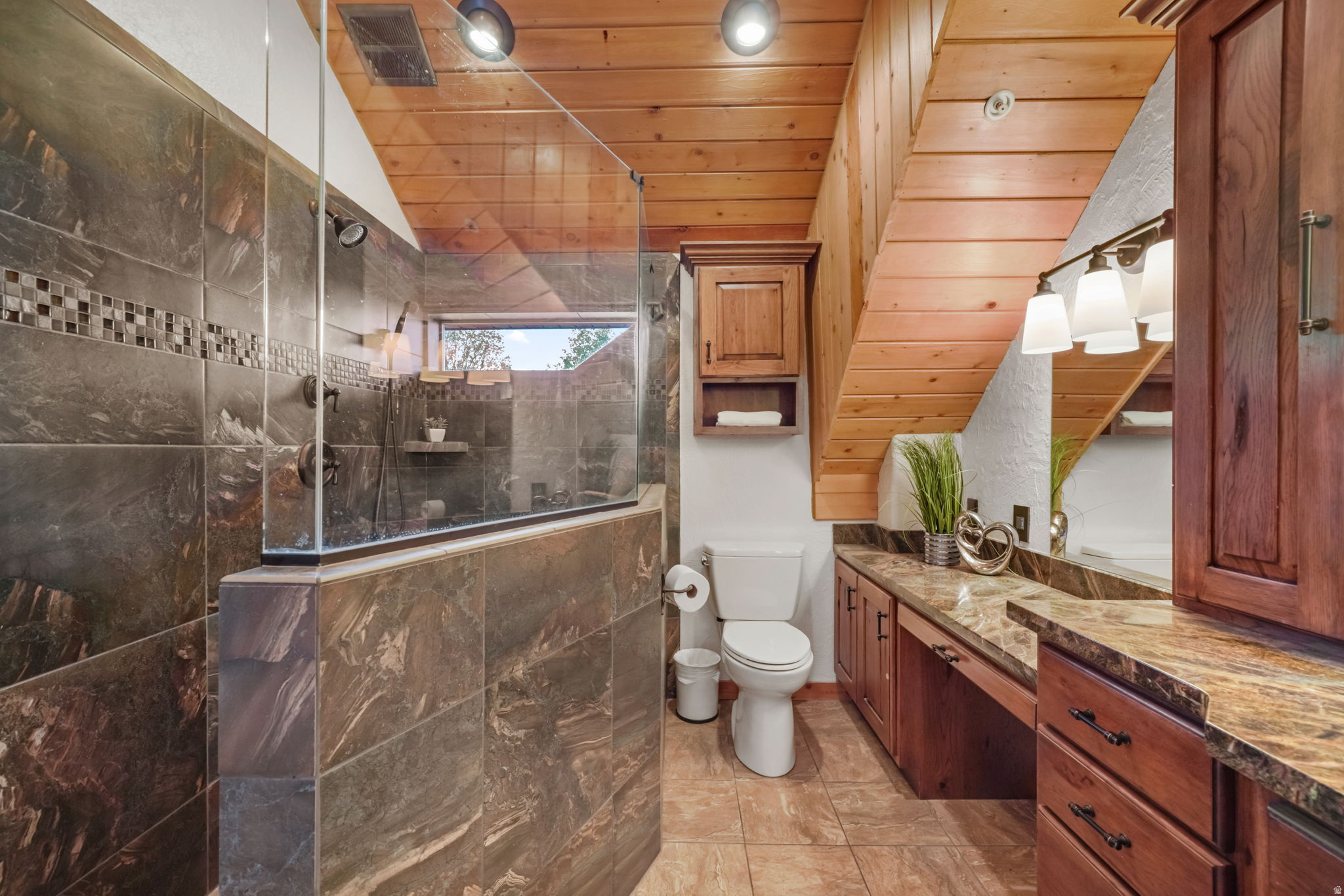 WOODLAND HILLS - Residential