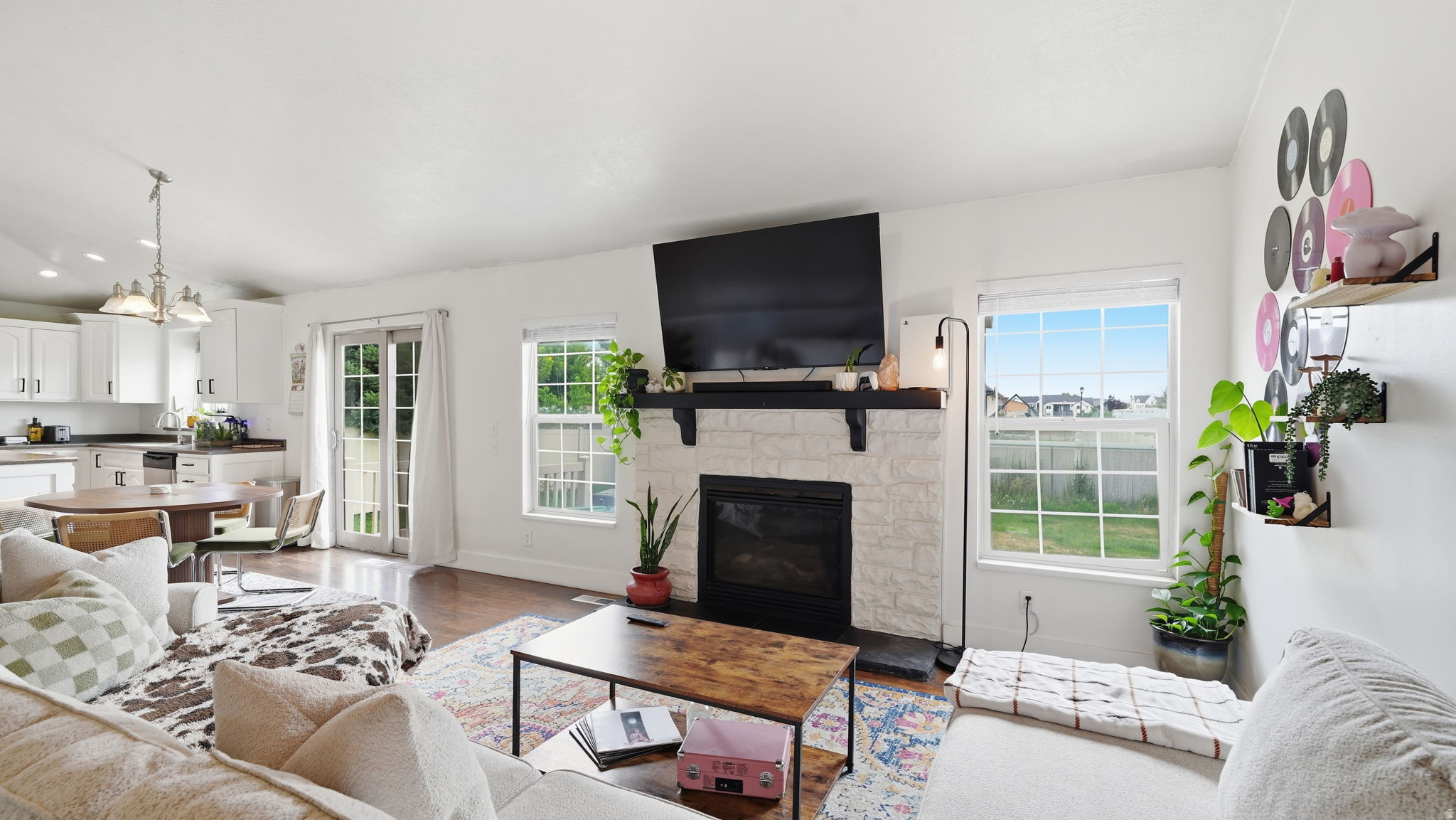 COLONY POINTE - Residential