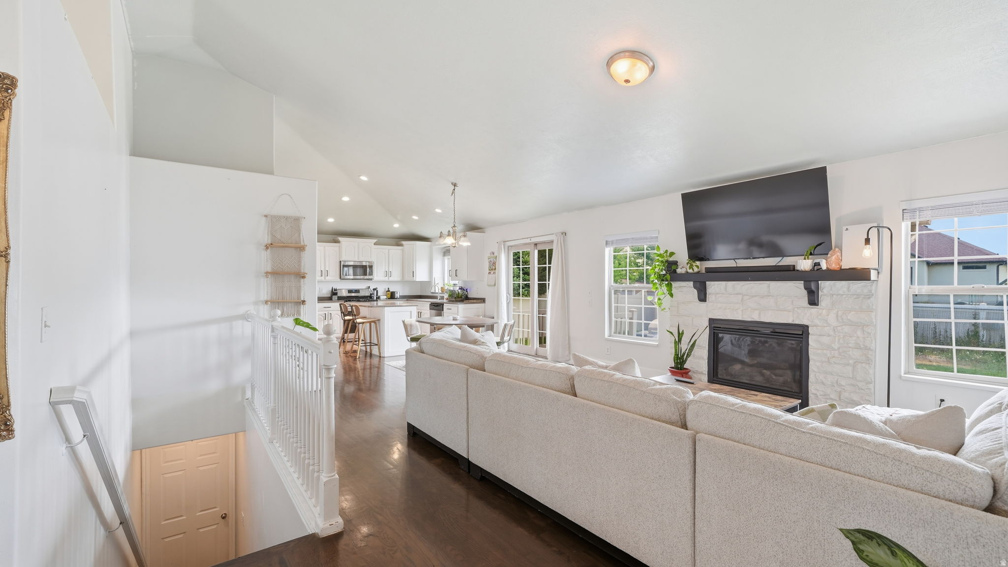 COLONY POINTE - Residential