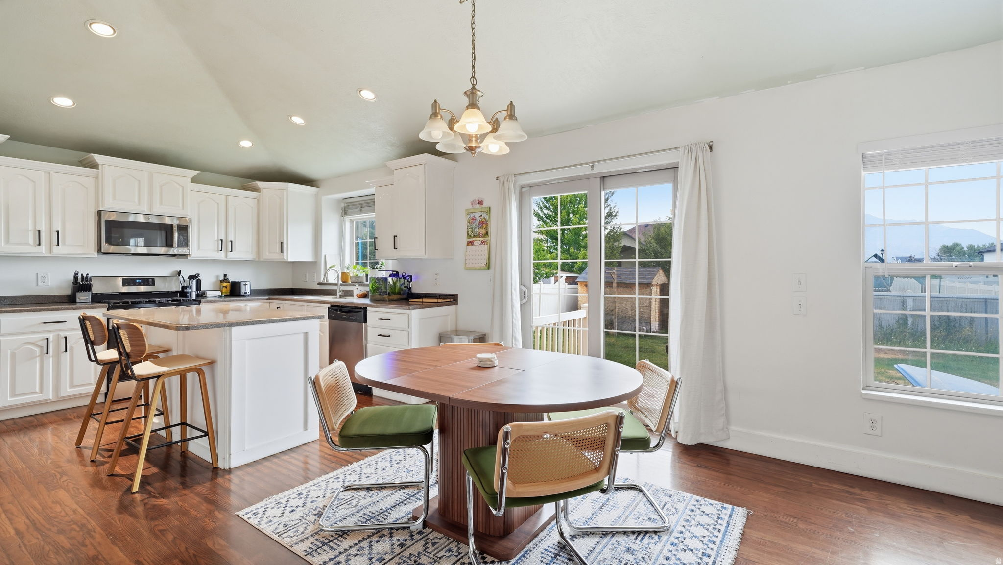 COLONY POINTE - Residential