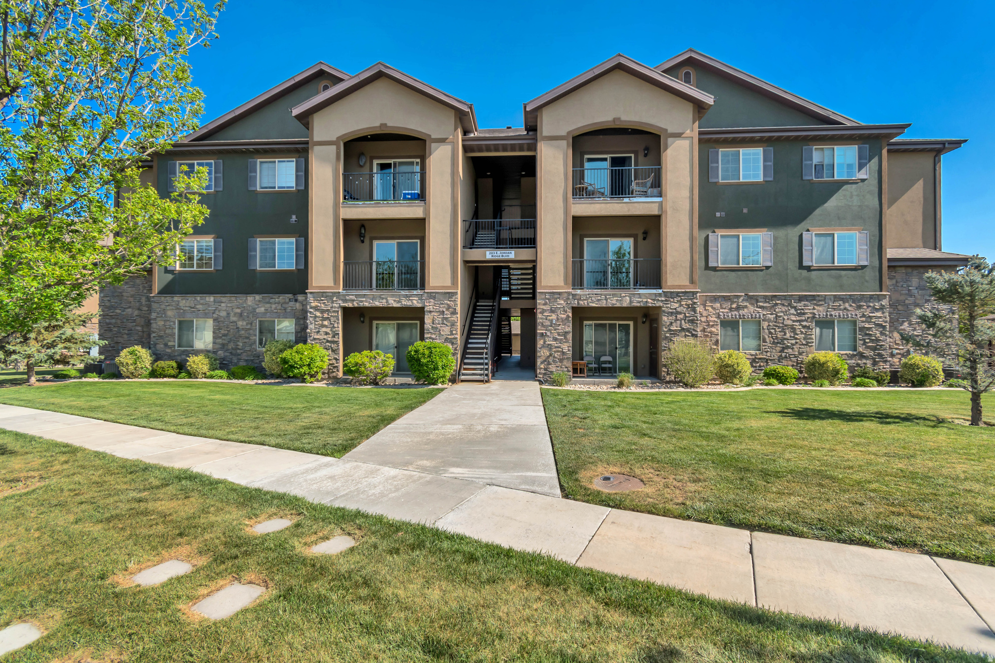 New! New! New! This three-bedroom, two bathroom second floor Condo features new paint throughout, all new flooring (except for kitchen tile), newly surfaced walls, brand new LG refrigerator, brand new washer & dryer, new disposal, new master bathroom vanity and new light fixtures. A sliding glass door provides scenic views from the living room and access to a sun-drenched balcony with an adjacent storage closet. Included is a spacious detached two-car garage with a brand-new motor. This awesome location features over 60 dining establishments within a mile or two, health care facilities, pet hospitals, large box stores, theaters and a three-minute drive to the nearest transit stop. Your new home is ready and waiting for you to move in immediately!