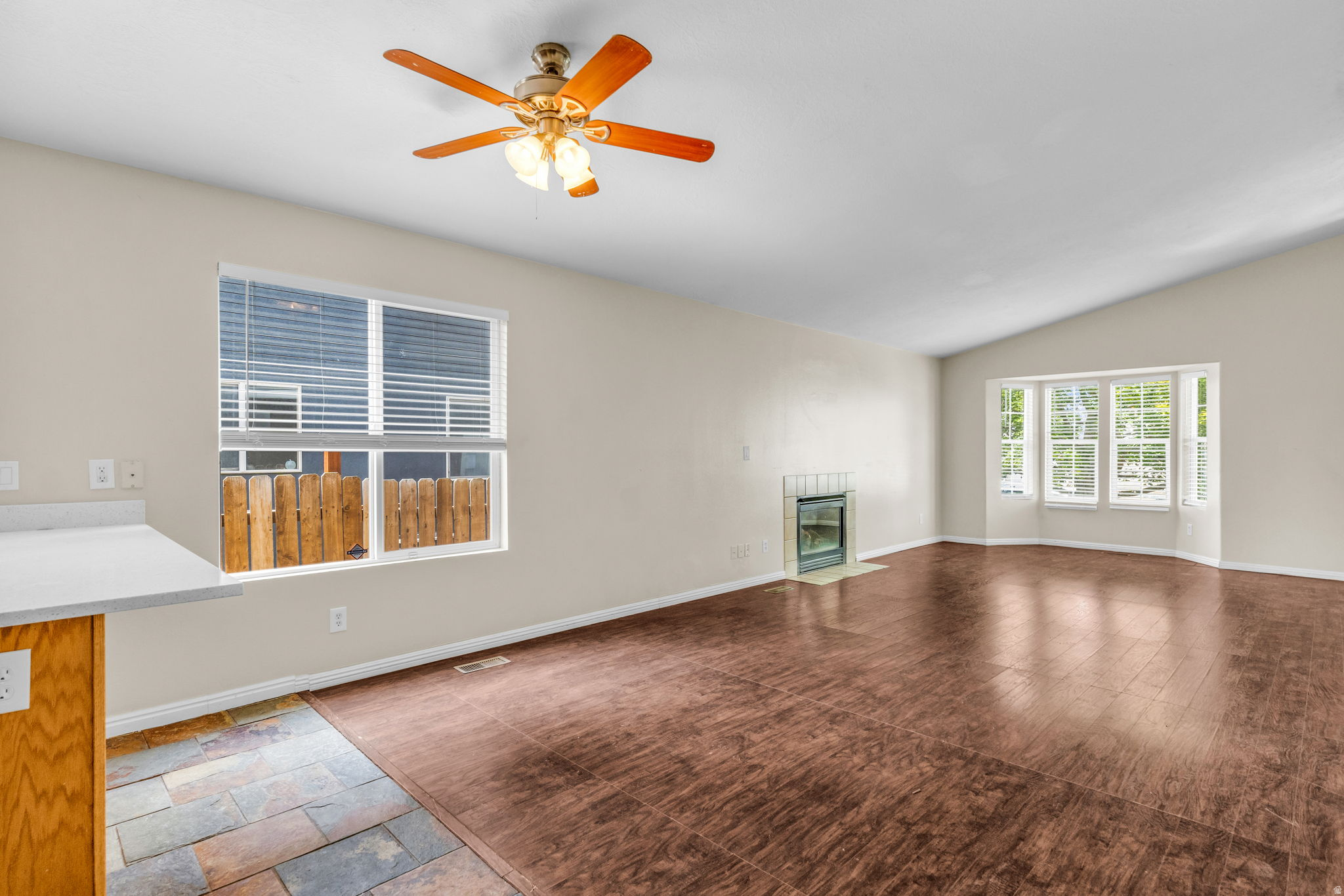 SUNRISE POINTE - Residential