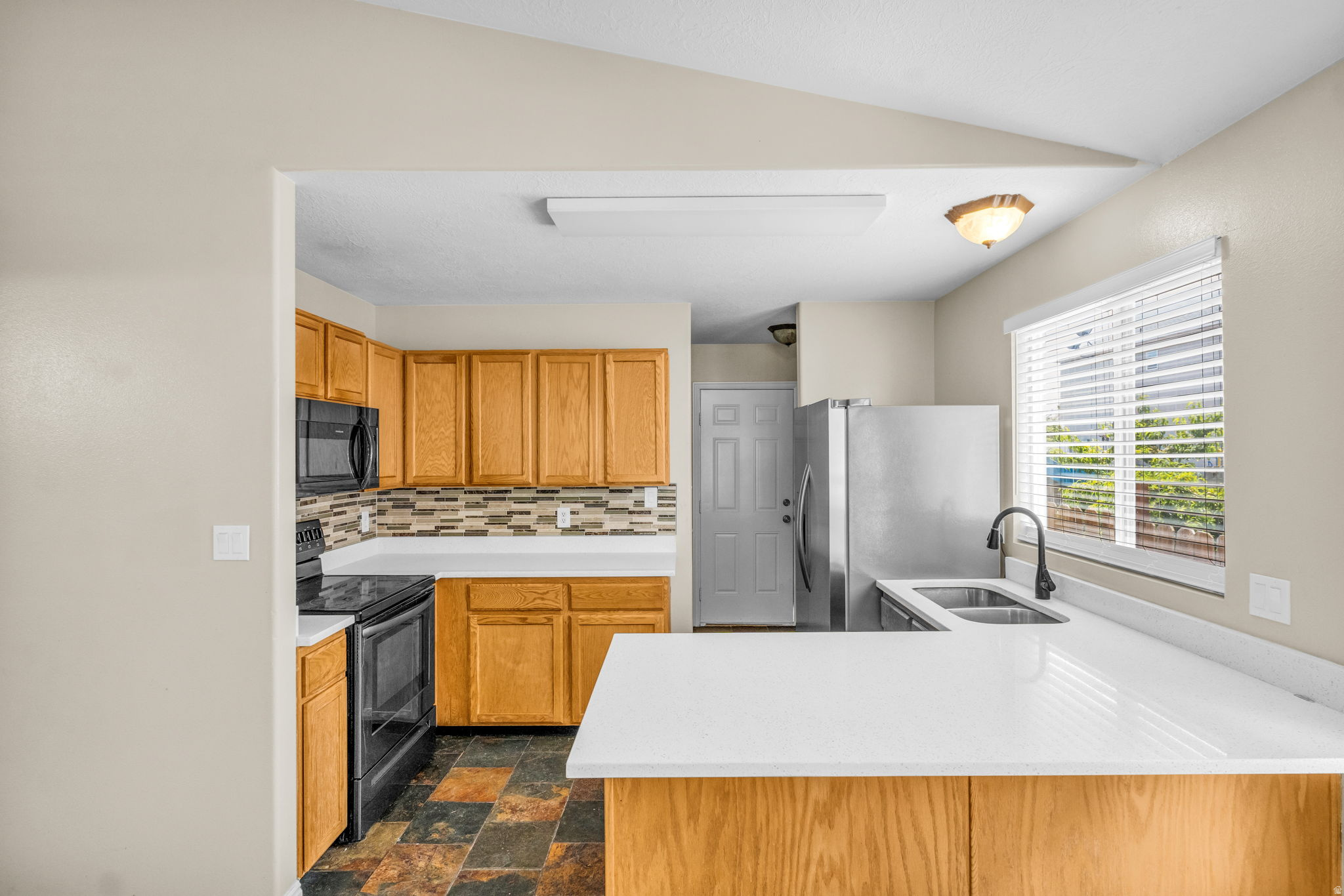 SUNRISE POINTE - Residential