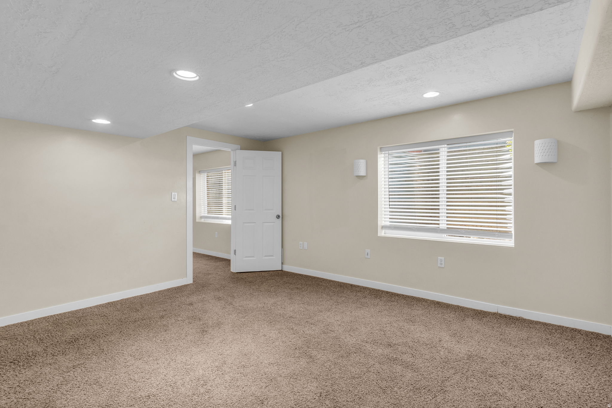 SUNRISE POINTE - Residential
