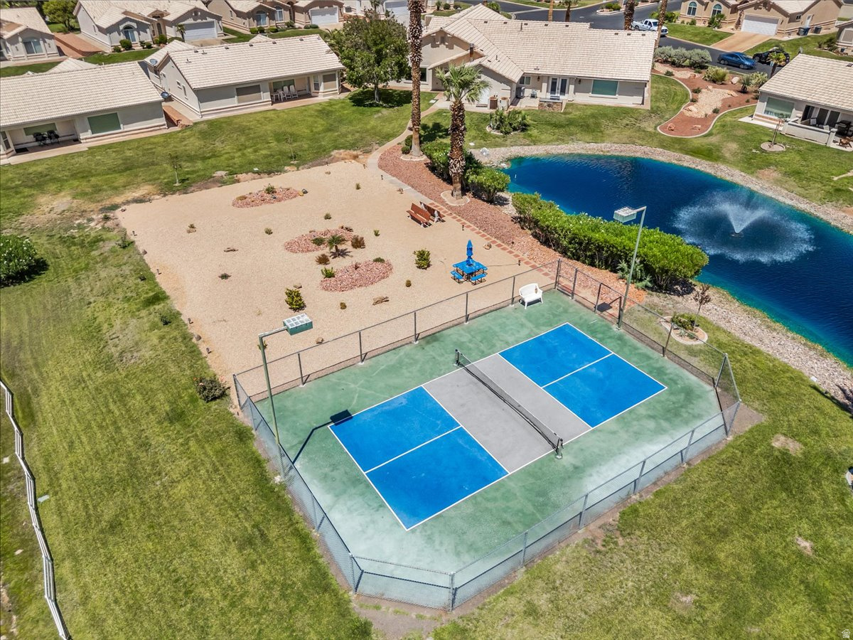 WEST SPRINGS TOWNHOMES - Residential