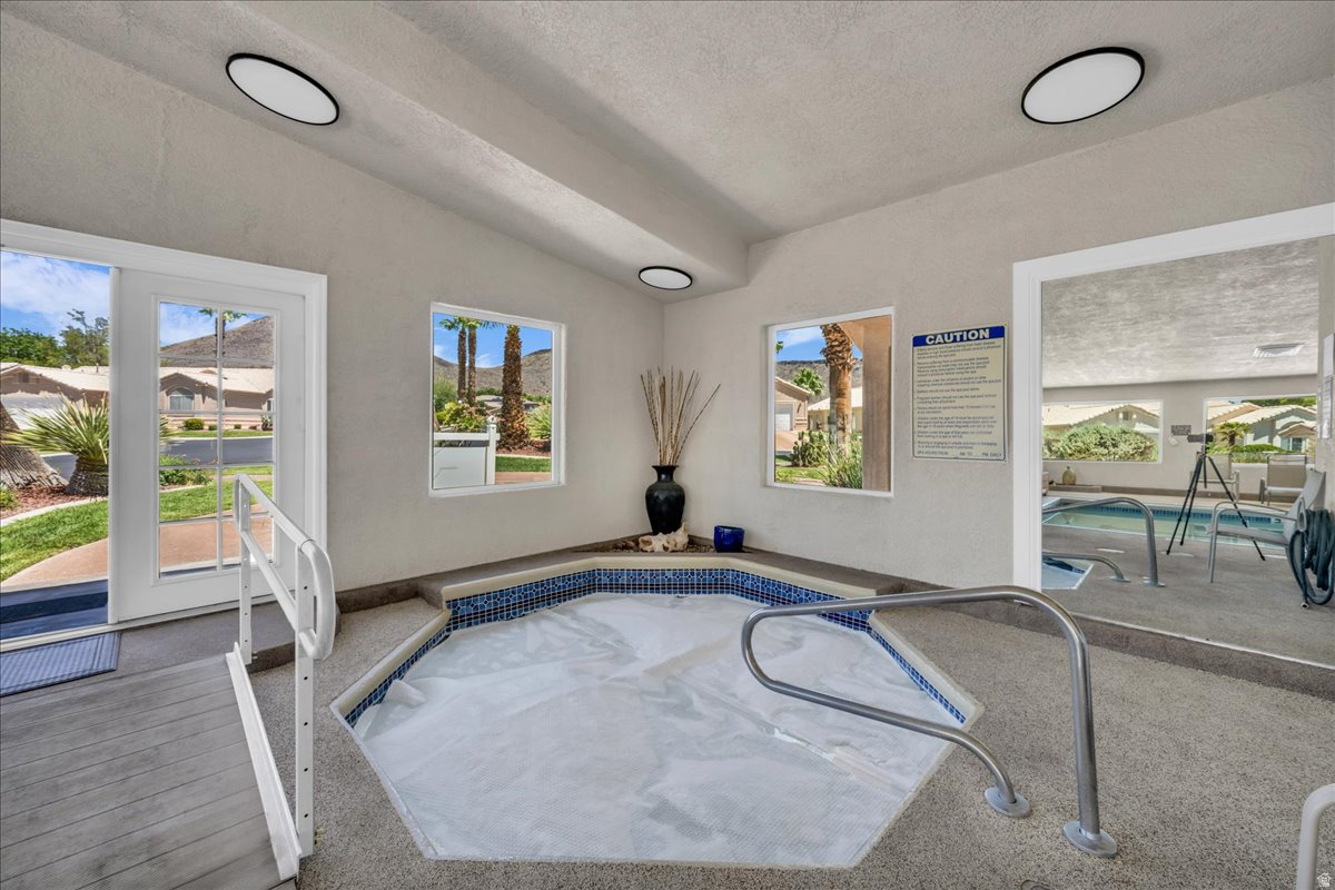 WEST SPRINGS TOWNHOMES - Residential