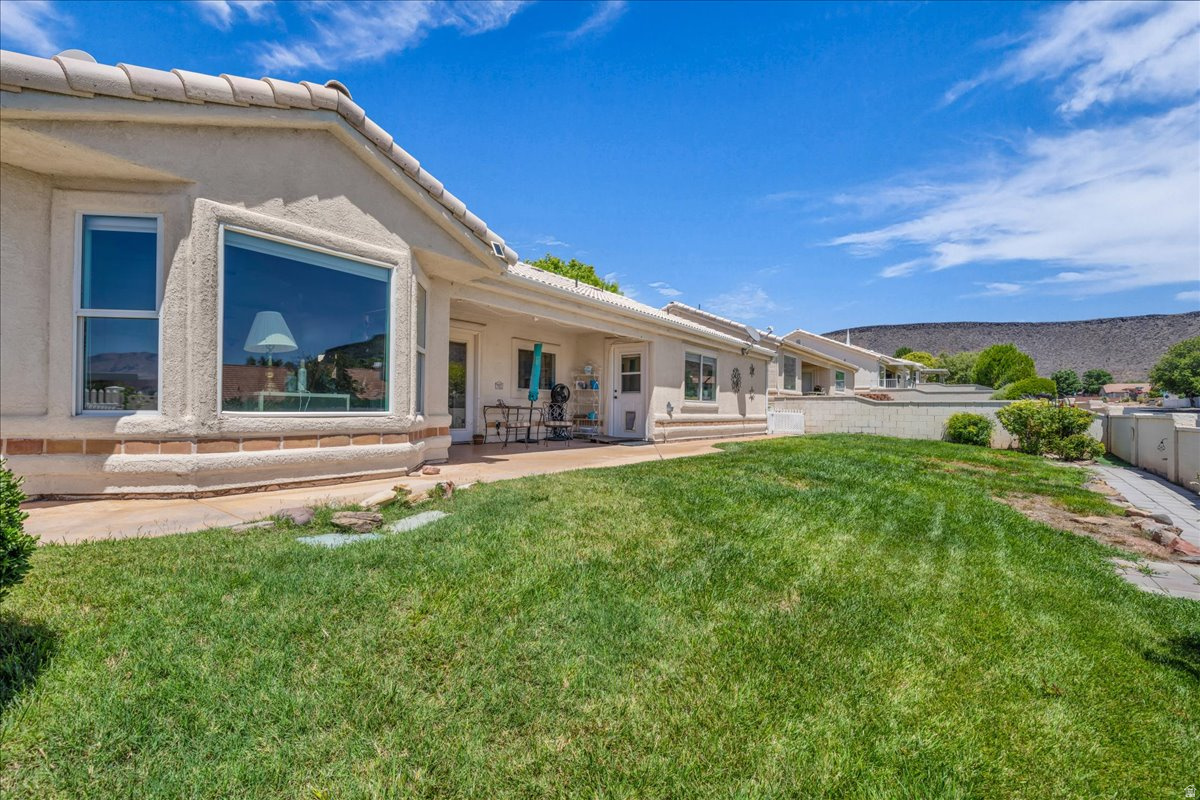 WEST SPRINGS TOWNHOMES - Residential