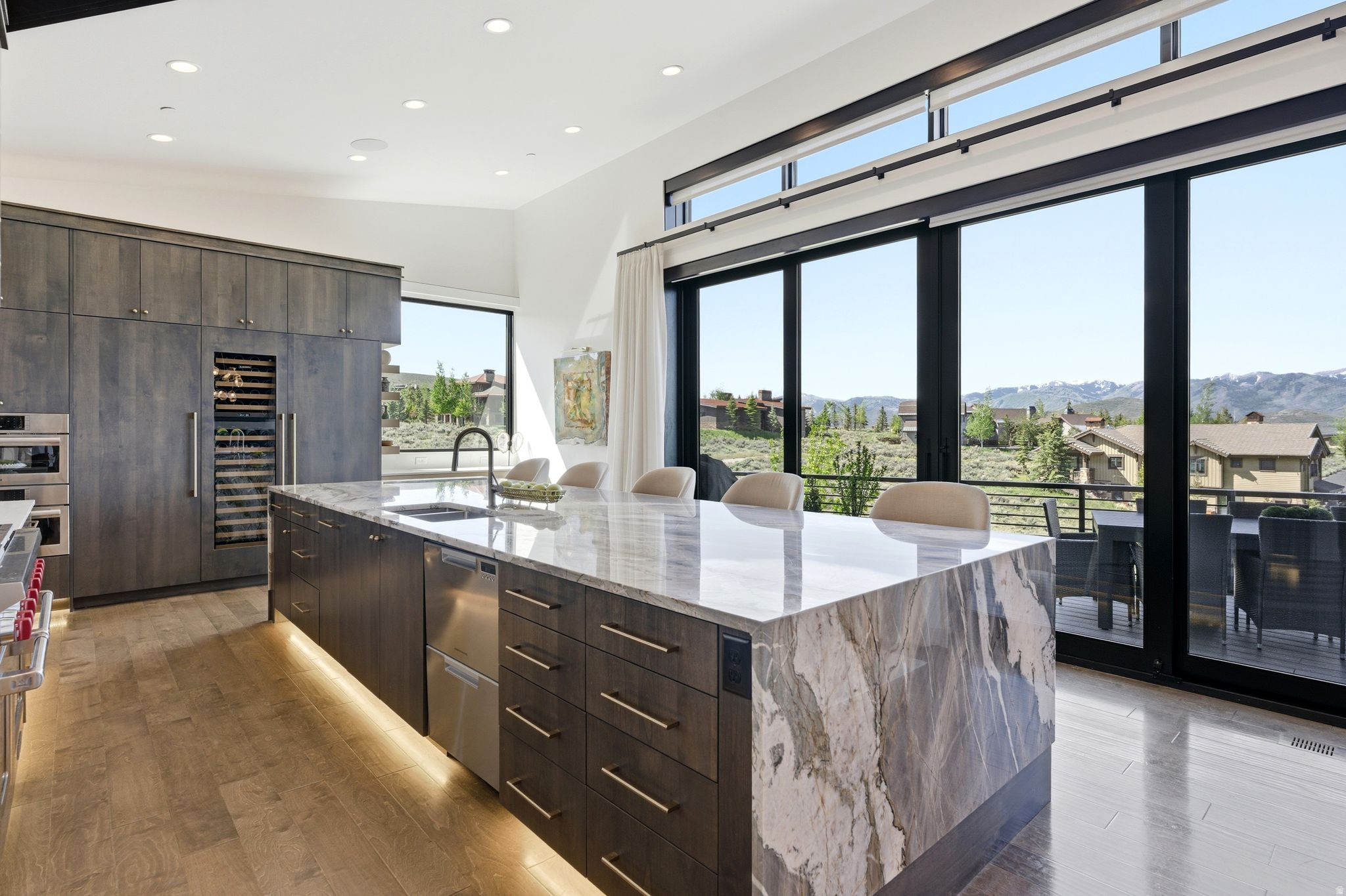WEST VIEW - Residential