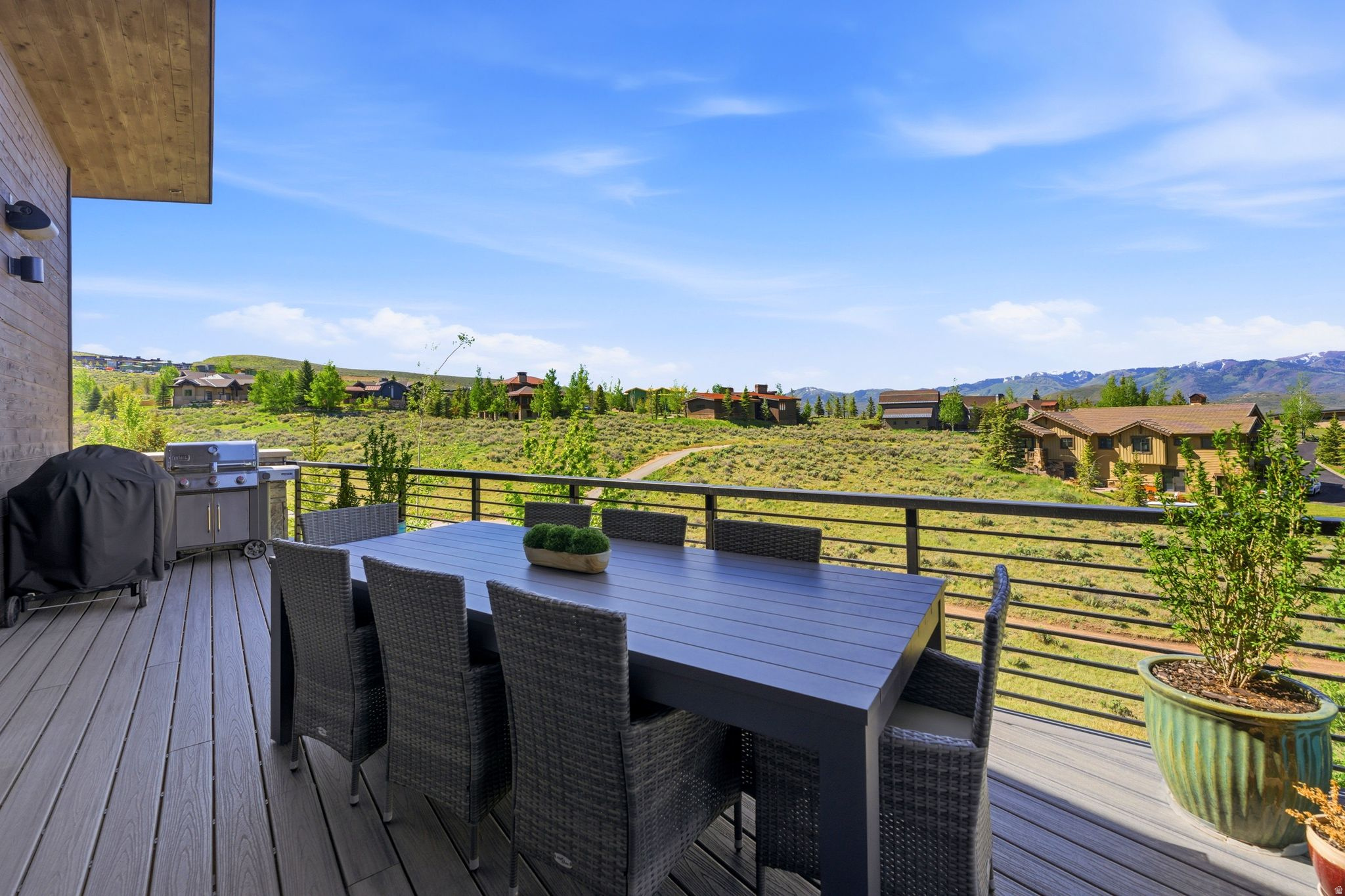 WEST VIEW - Residential