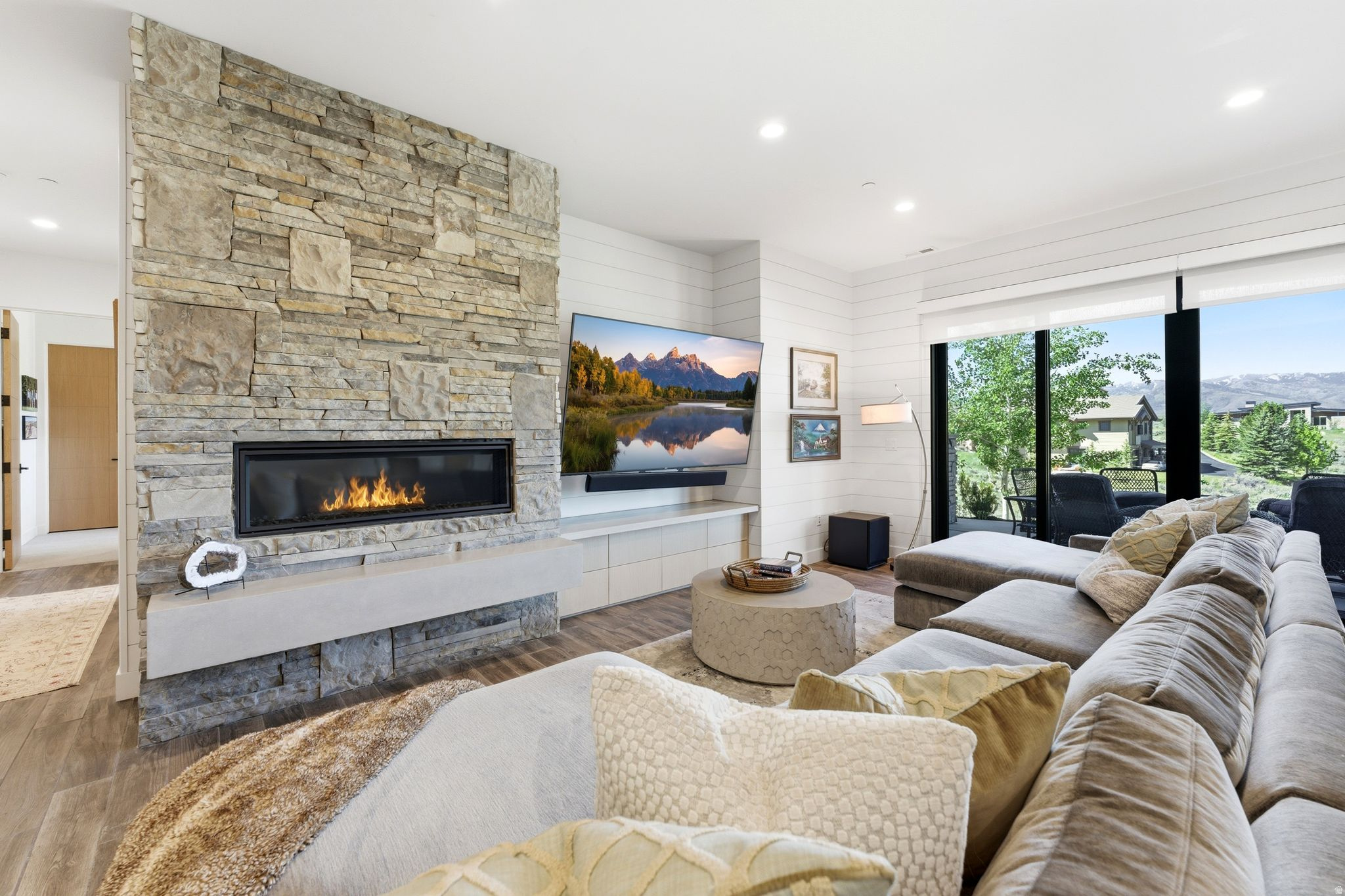 WEST VIEW - Residential