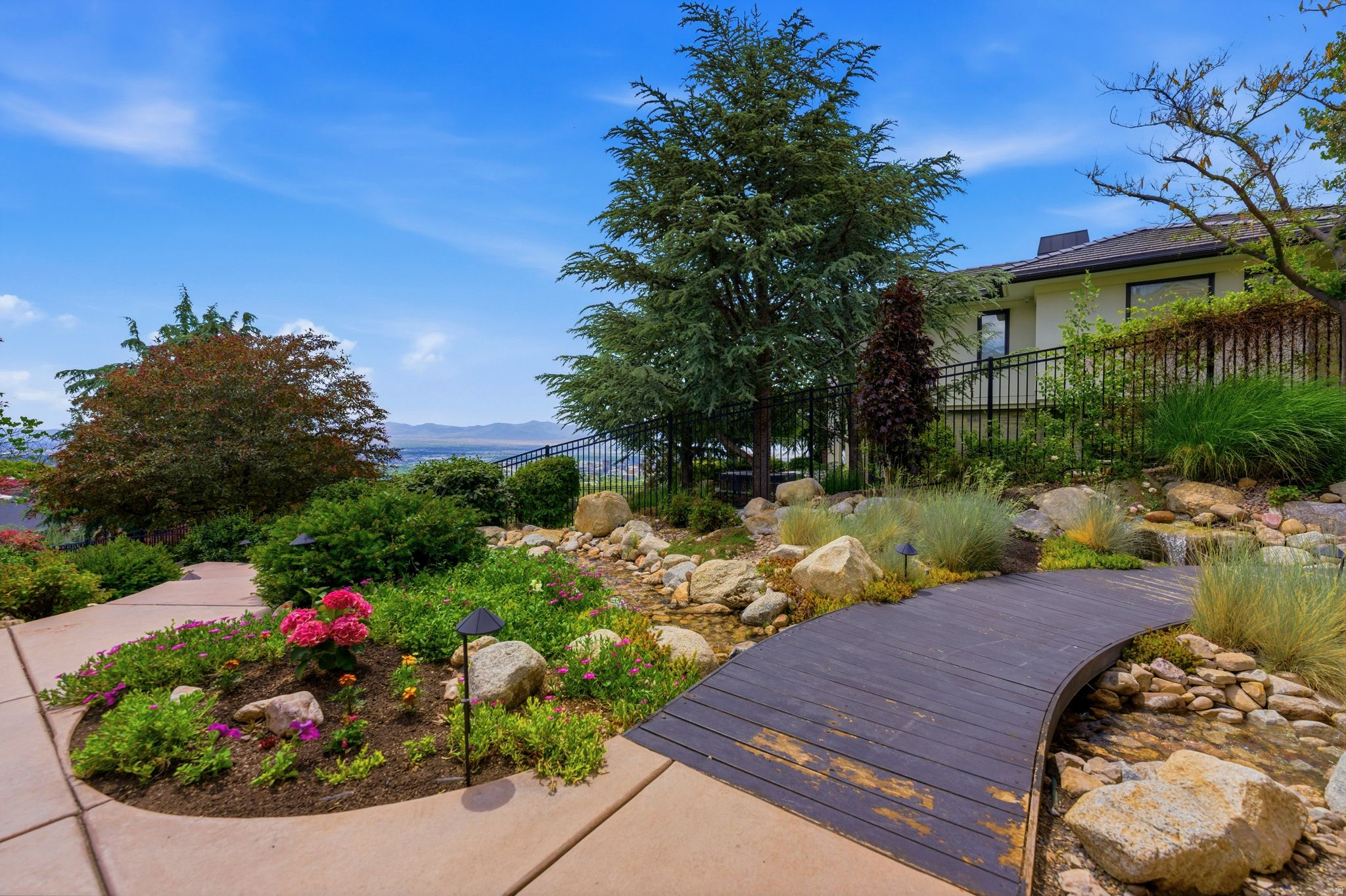 FEDERAL POINTE - Residential