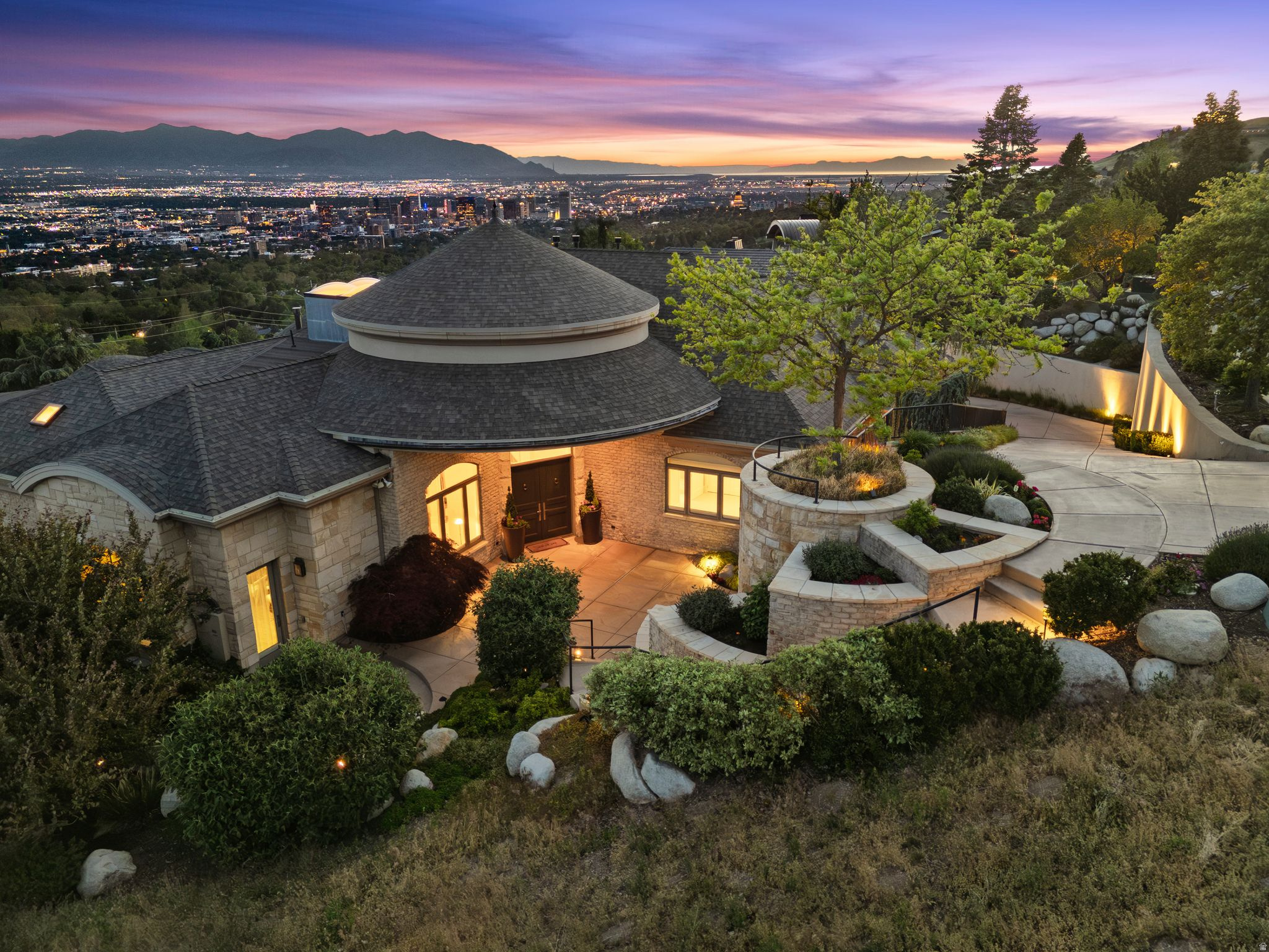 FEDERAL POINTE - Residential
