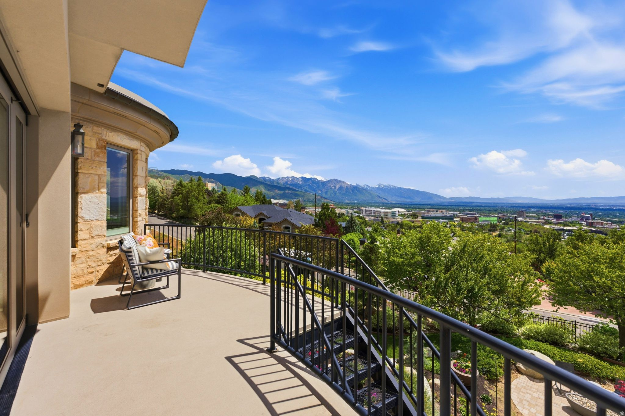 FEDERAL POINTE - Residential