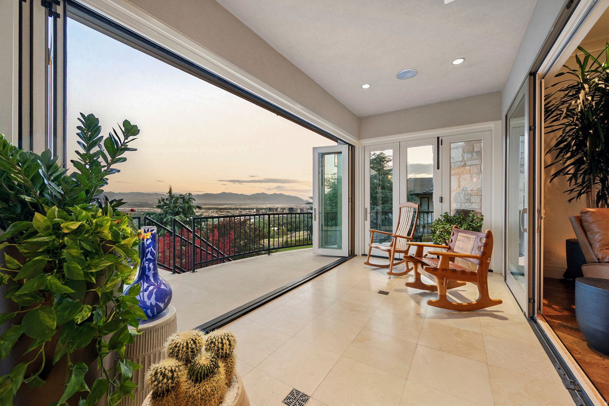FEDERAL POINTE - Residential