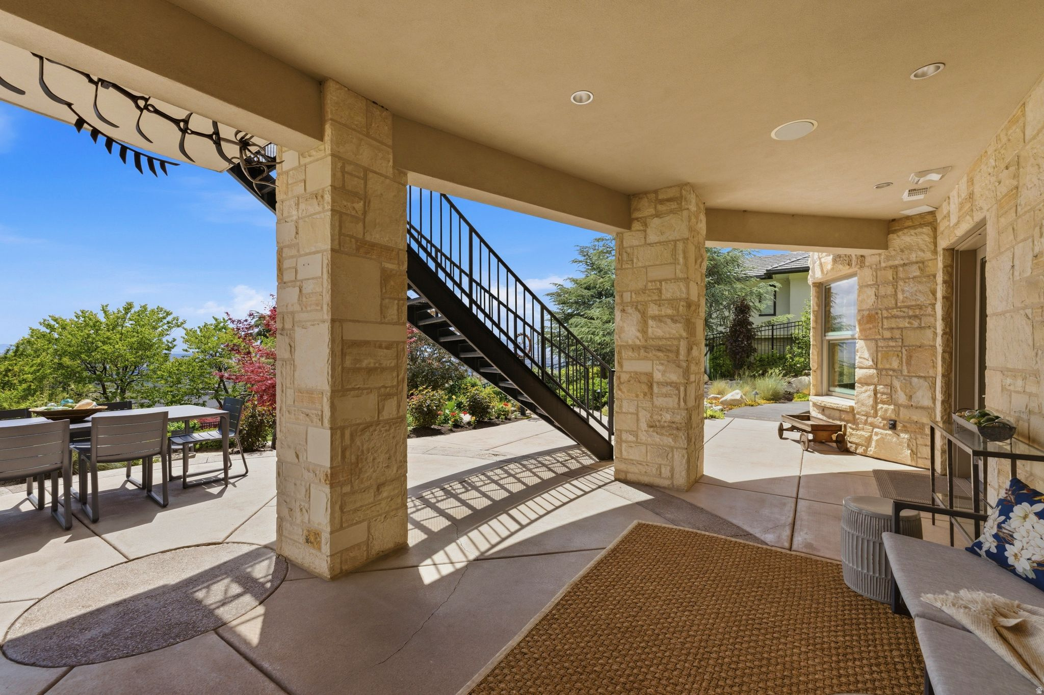FEDERAL POINTE - Residential
