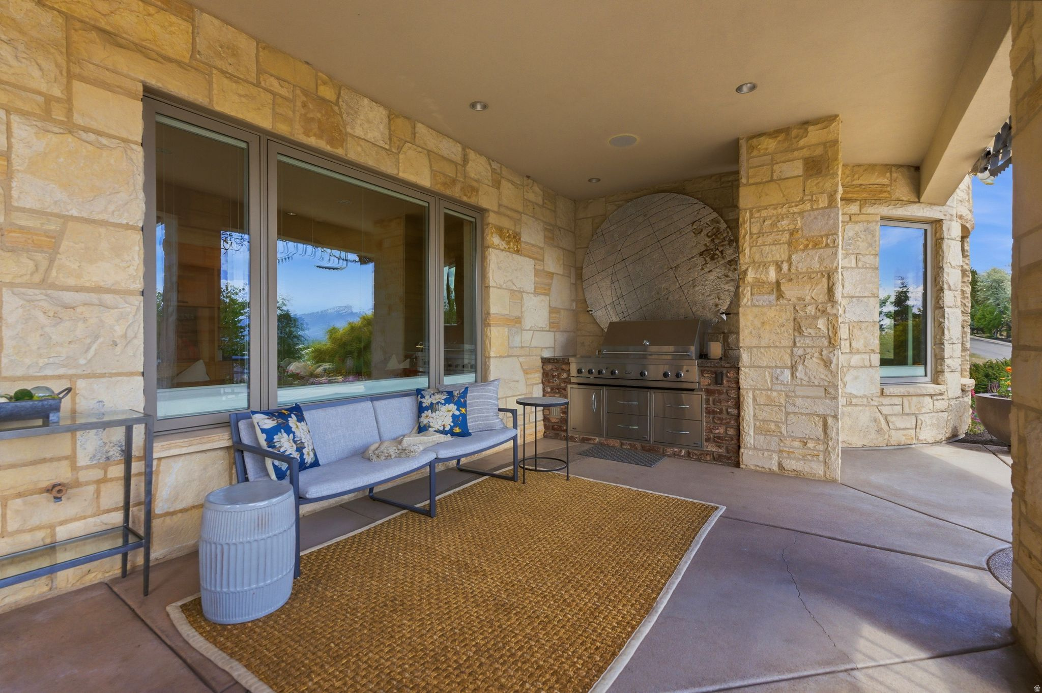 FEDERAL POINTE - Residential