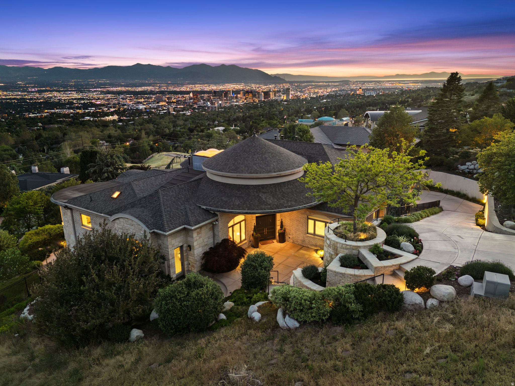 FEDERAL POINTE - Residential