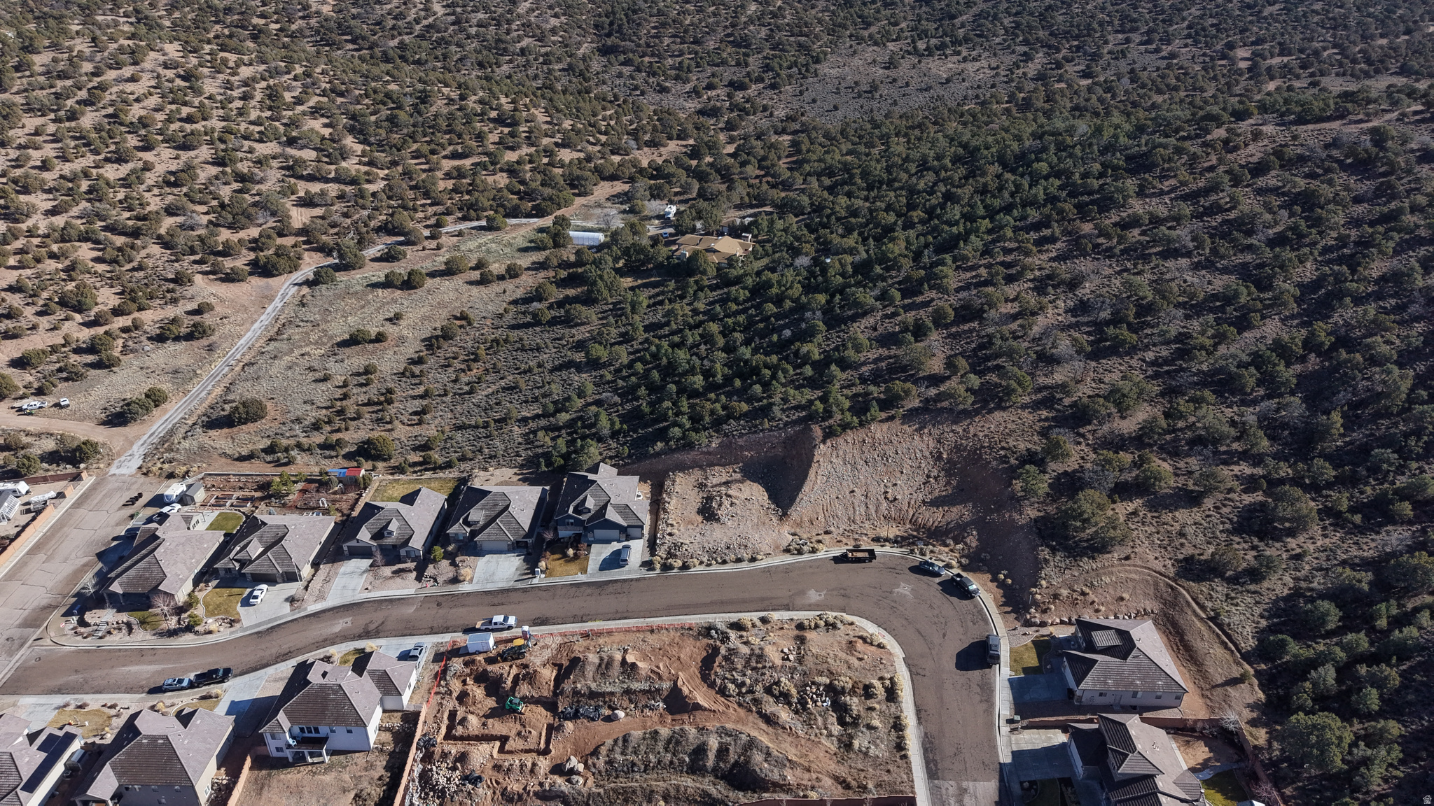 HIDDEN HILLS COVE - Land