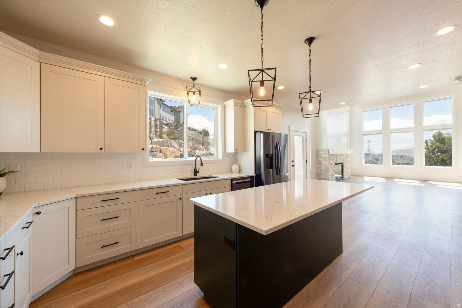 HIGHLANDS ON THE GREEN - Residential