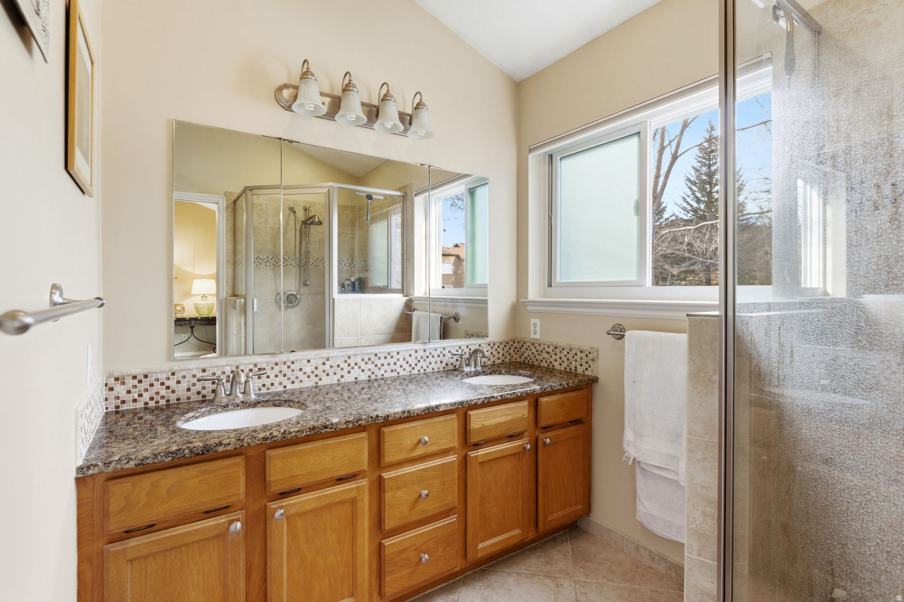 HORSE THIEF CANYON RANCHES - Residential