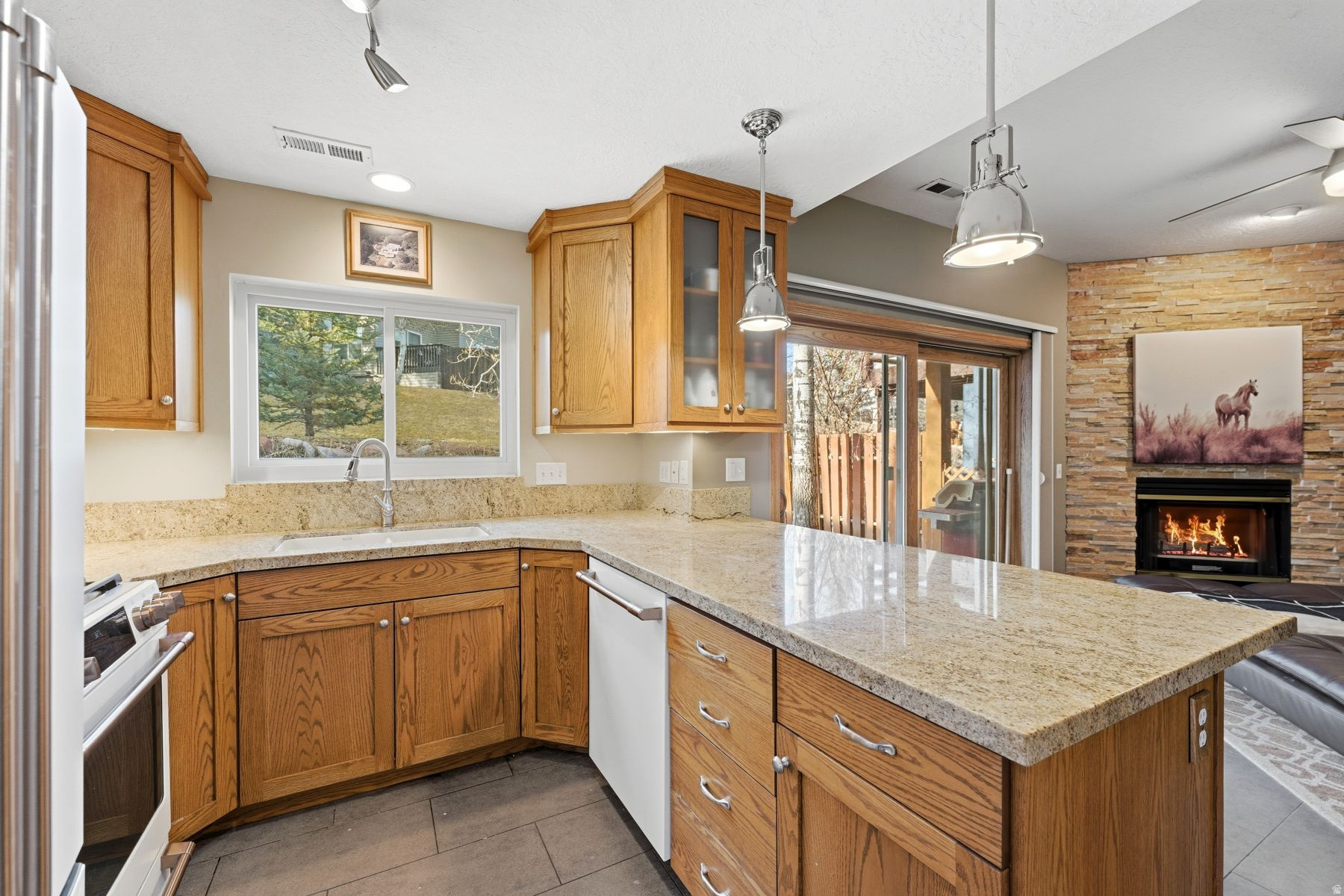 HORSE THIEF CANYON RANCHES - Residential