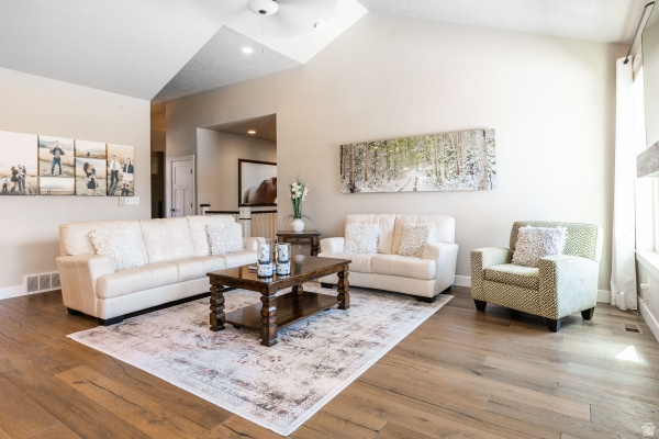 COTTONWOOD MEADOWS - Residential
