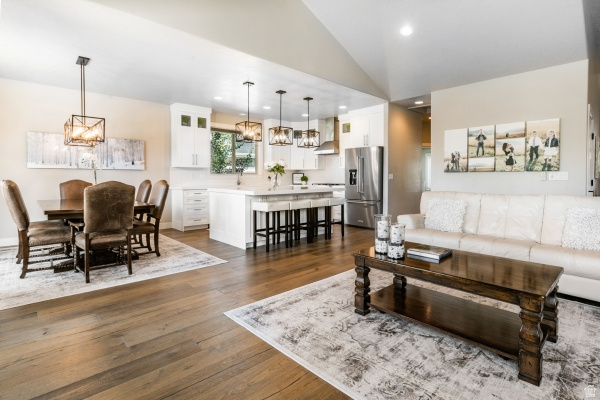 COTTONWOOD MEADOWS - Residential