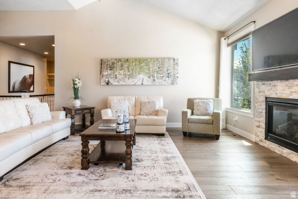 COTTONWOOD MEADOWS - Residential
