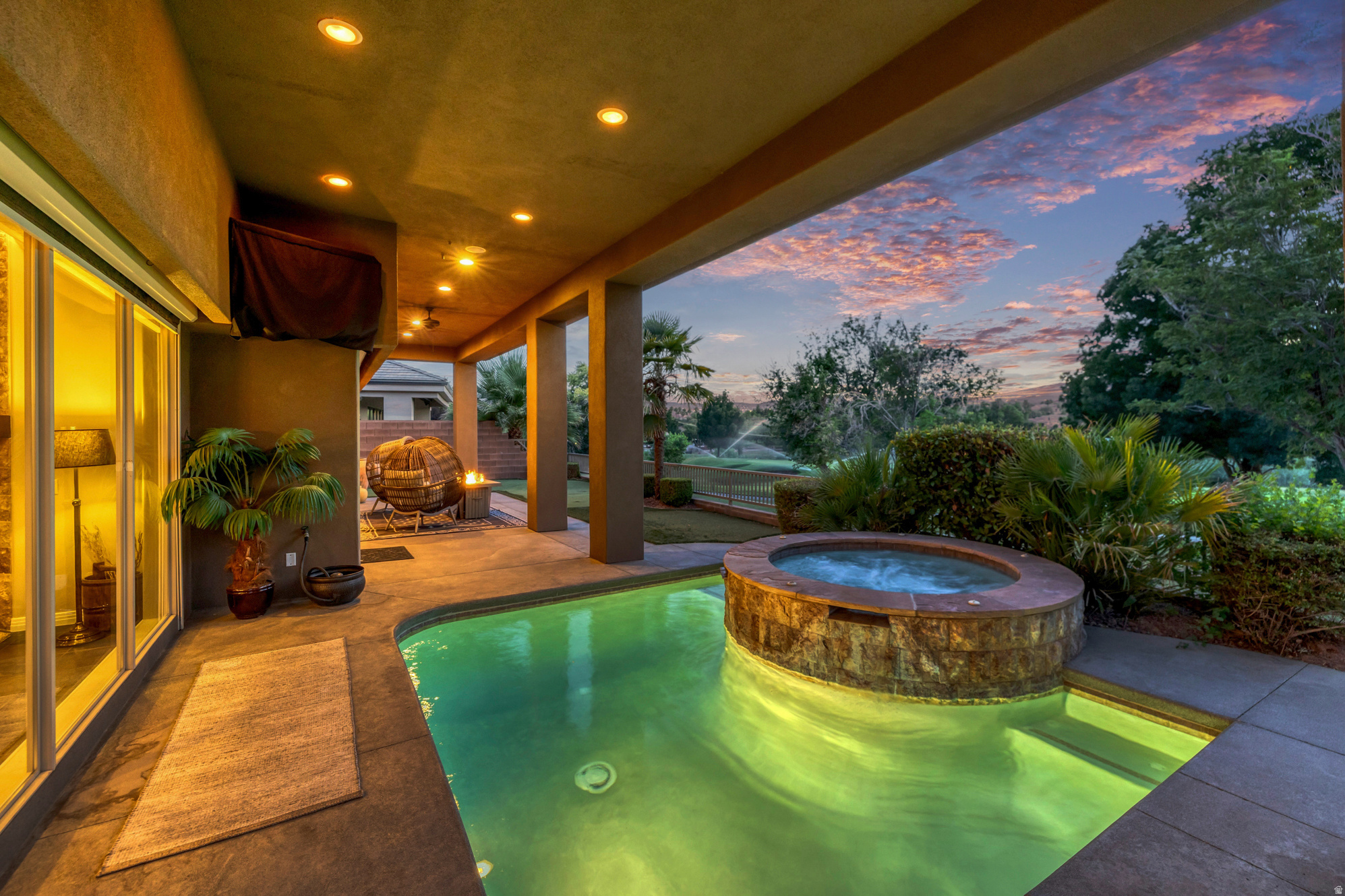 Desert luxury meets golf course living in Monterey at Stonebridge! This stunning, single-level home features 3 beds/3baths, a dedicated office, heated pool/spa, 3car garage & sweeping golf course & mountain views. Enjoy an open layout, covered outdoor living spaces & a prime St George location close to golf, hiking, dining & recreation. Resort-style living in the heart of Southern Utah!