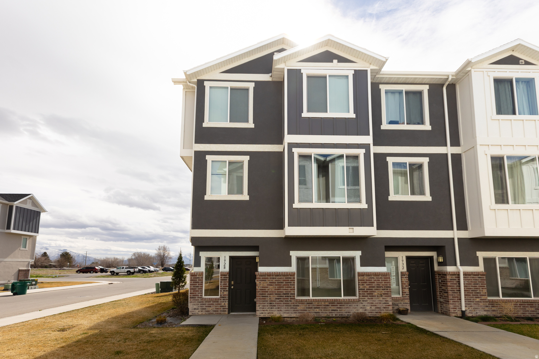LAKEVIEW - Residential