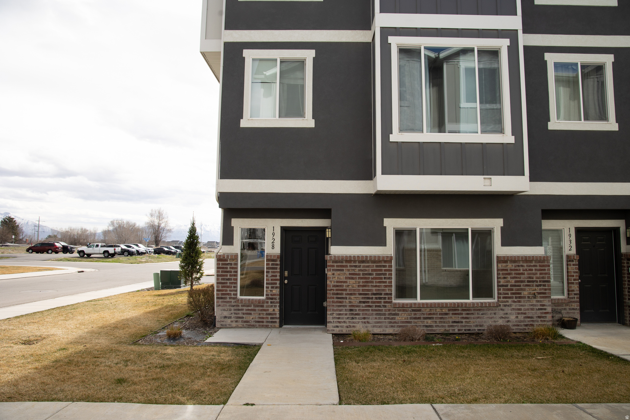 *IMPROVED PRICE!* Blending a minimalist lifestyle with convenient location, this three story, move-in-ready, end-unit townhome offers the perfect blend of functionality and style! Ideal for any buyer or investor and perfectly situated between Orem & UVU, Vineyard, and minutes to Provo & BYU. Upon entering, the unique layout offers you the flexibility of a separate private home office with full bathroom, or a 4th bedroom, on level 1. On Level 2 you'll discover an open, seamless flow between the oversized family room, and bright beautiful kichen. Level 3 includes the primary suite with it's own full bath and walk-in closet, 2 more bedrooms, another full bathroom, and laundry area. This end-unit combines contemporary design with practical living at an affordable price!
