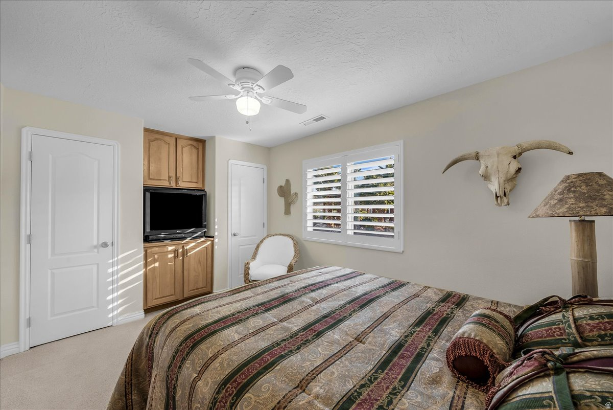 CRYSTAL LAKES TOWNHOMES - Residential