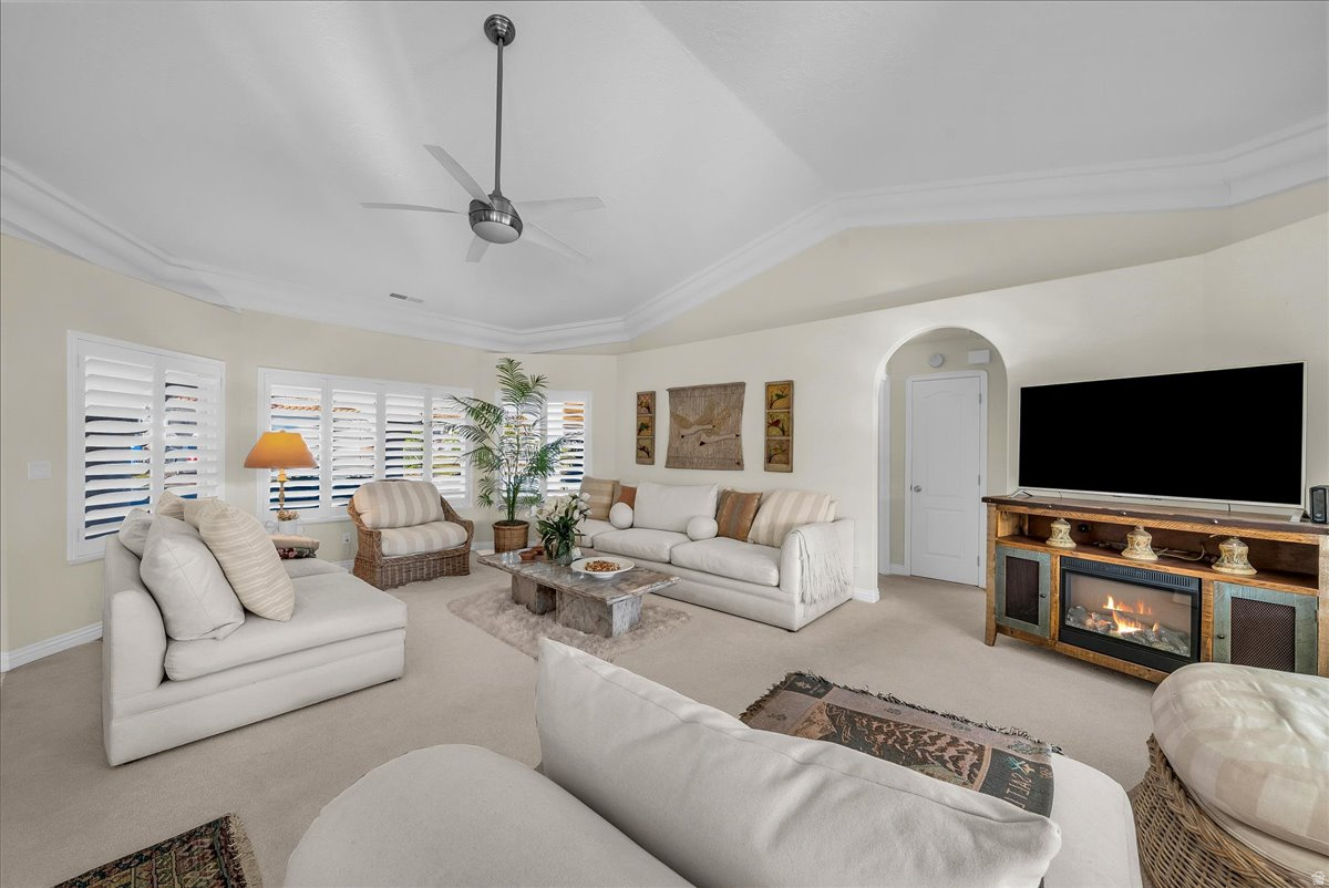CRYSTAL LAKES TOWNHOMES - Residential