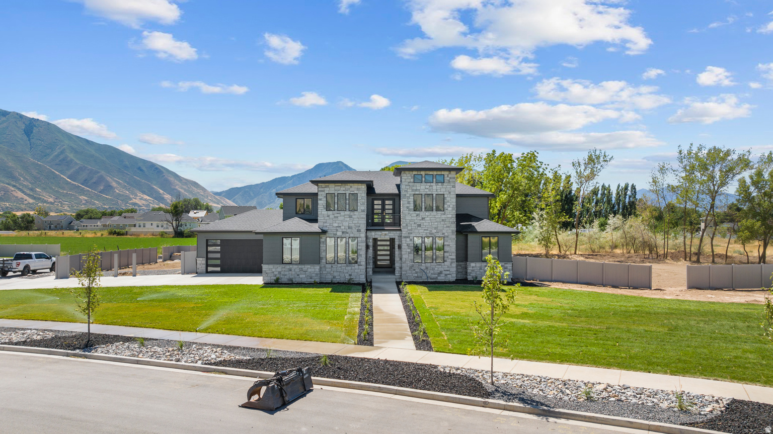 OAKRIDGE COVE - Residential