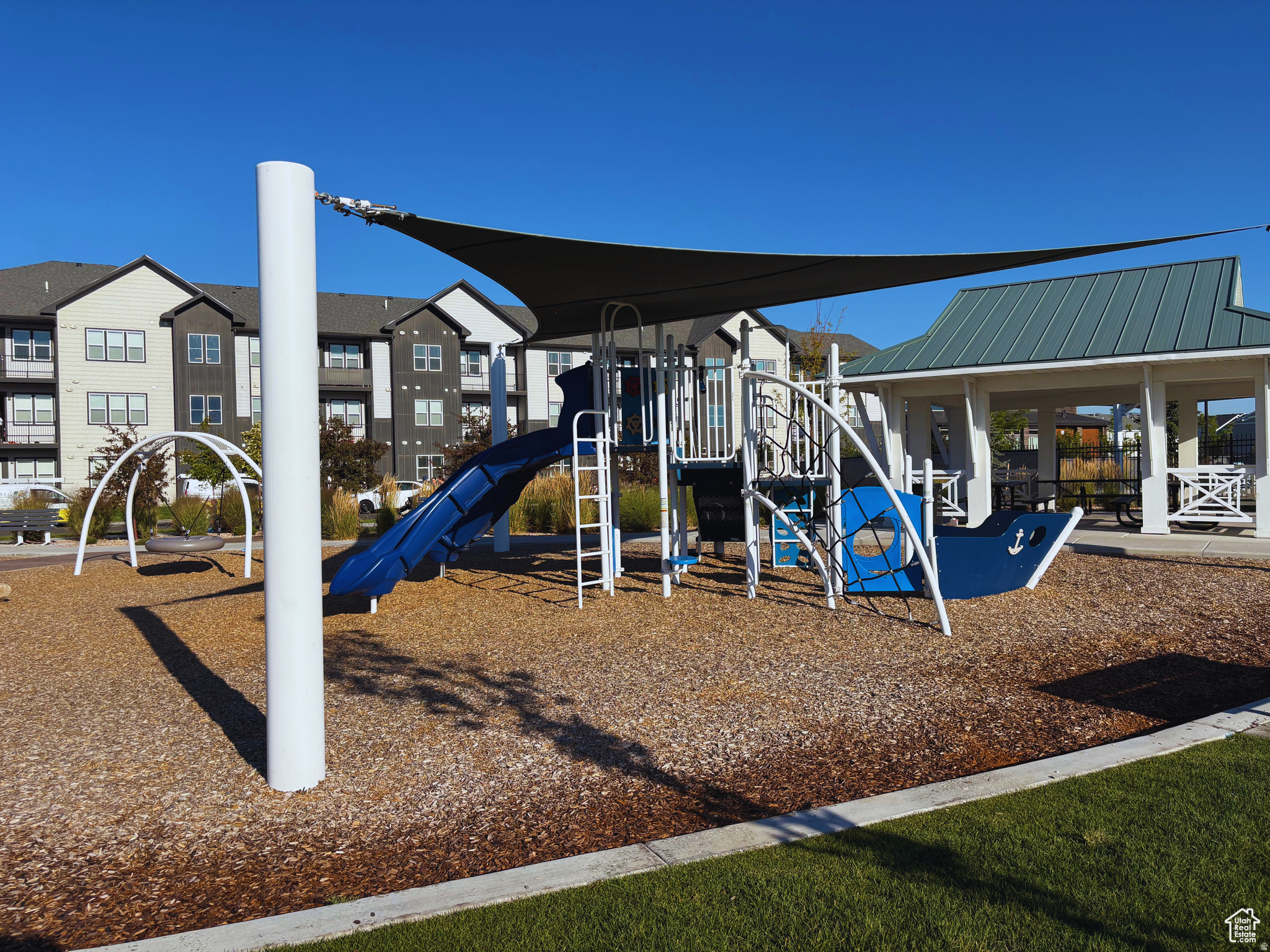 NORTHSHORE - Residential