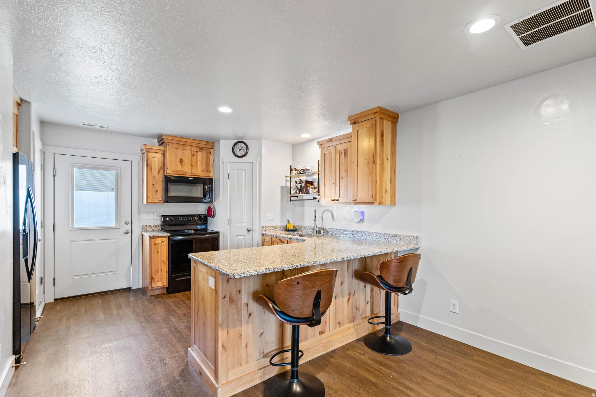 RIVER VALLEY - Residential