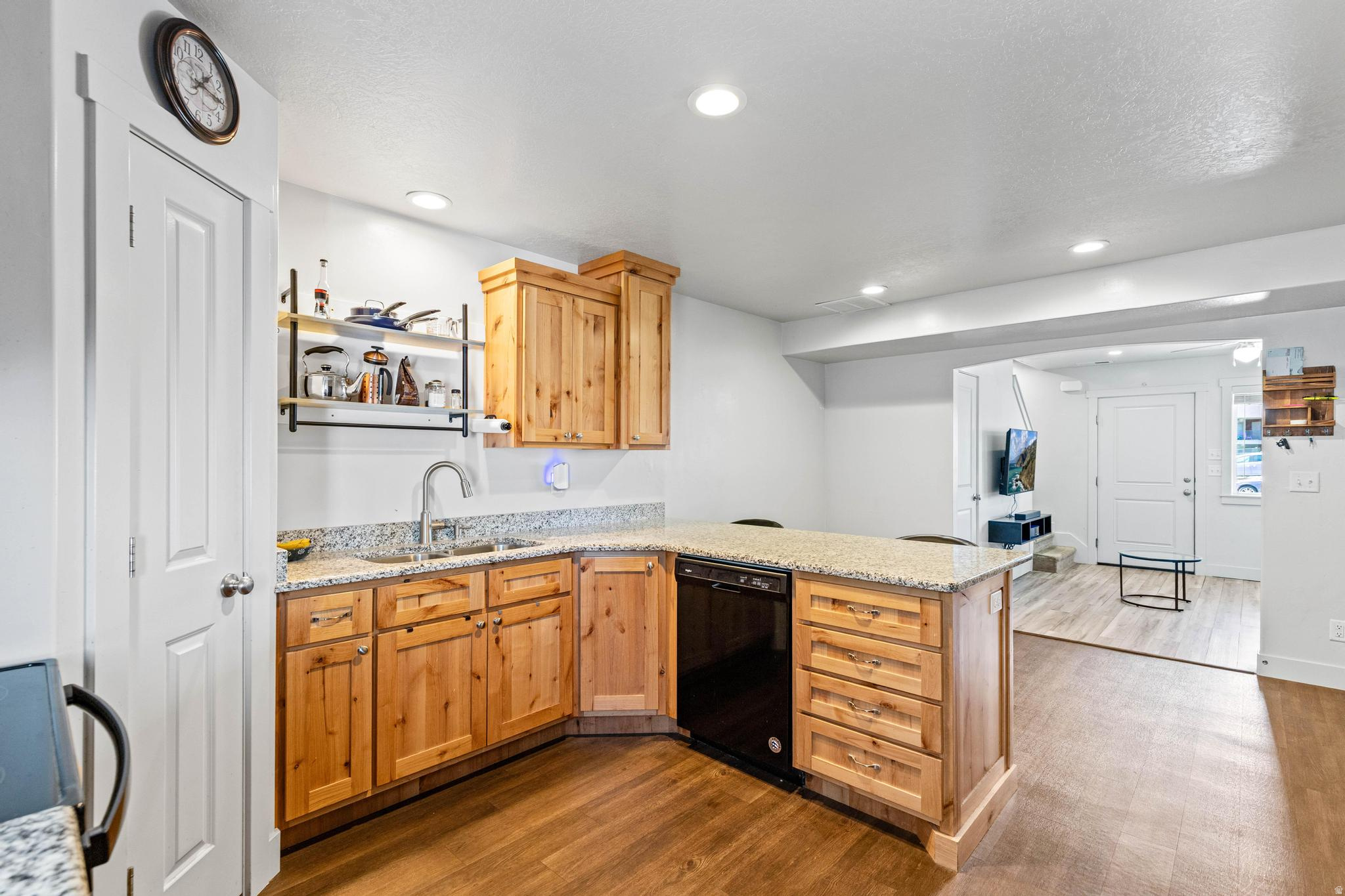 RIVER VALLEY - Residential